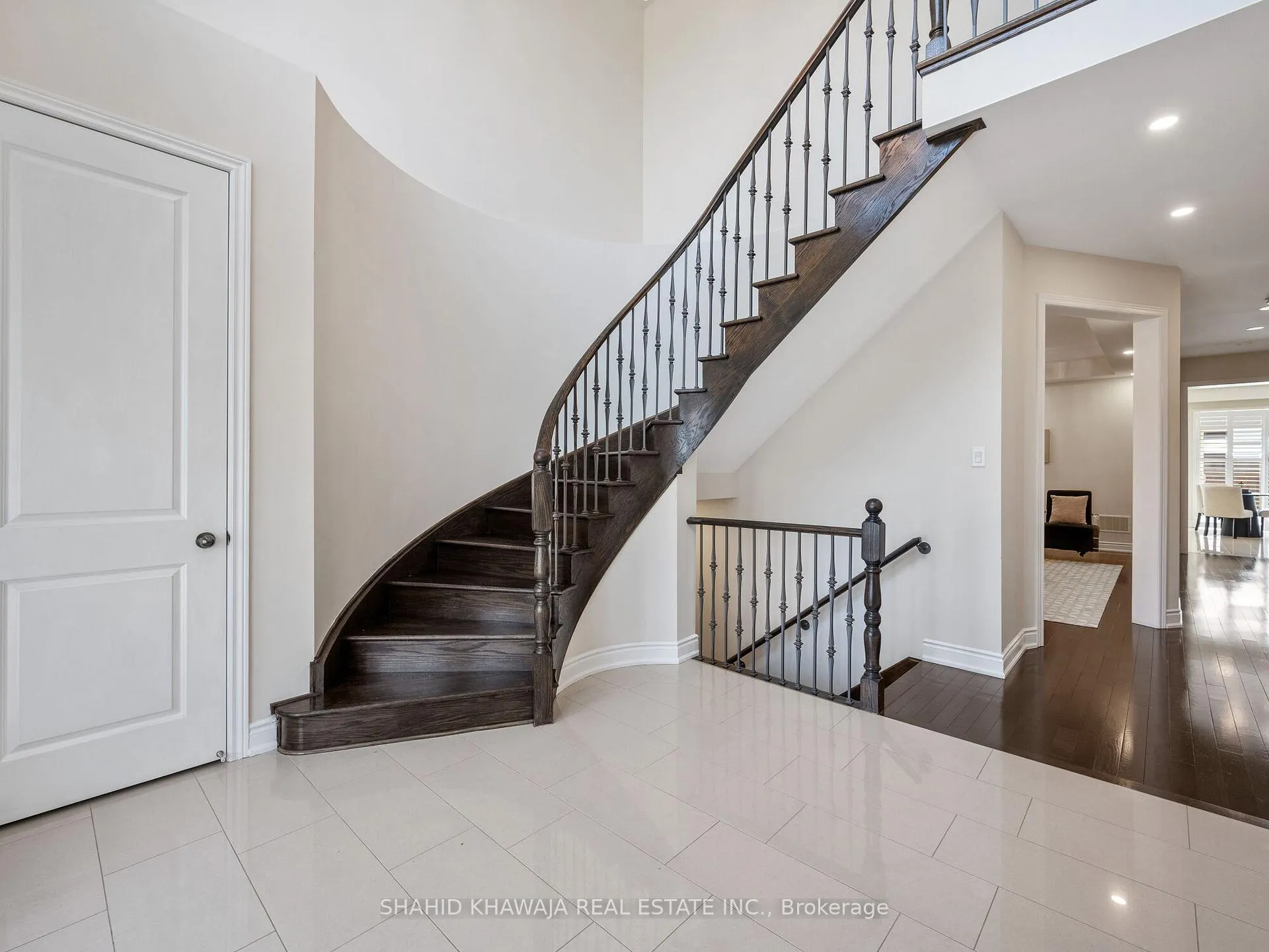 Photo 7 of 27 Lampman Crescent, Brampton, Credit Valley — HOMEH