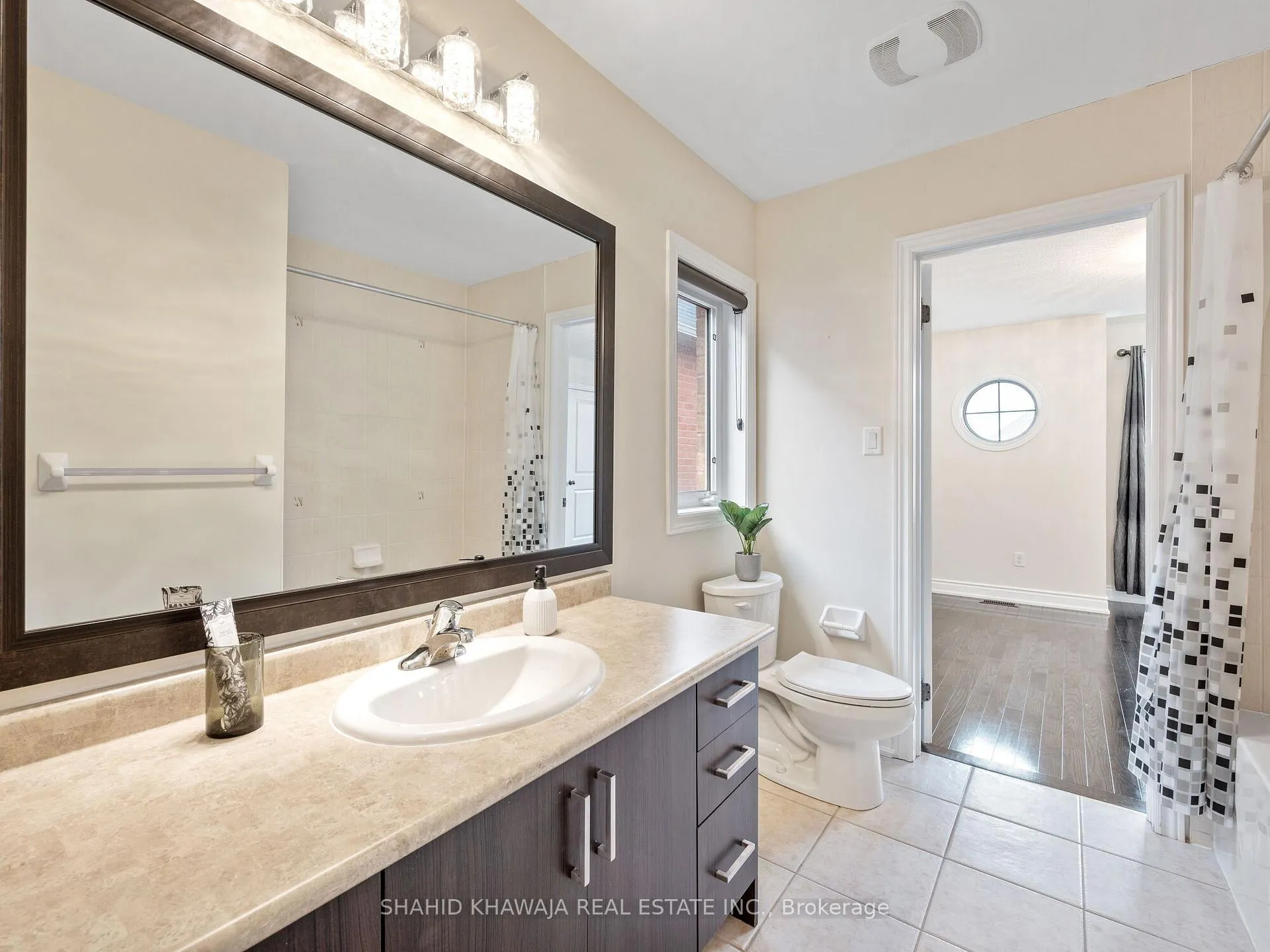 Photo 35 of 27 Lampman Crescent, Brampton, Credit Valley — HOMEH