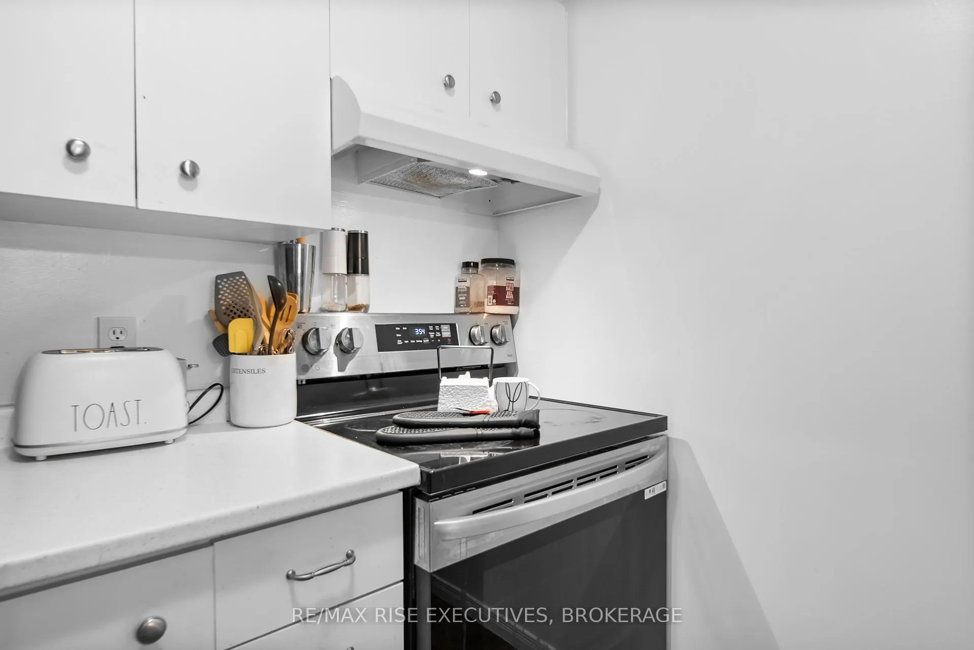 Photo 13 of Unit 214, 566 Armstrong Road, Kingston, East Gardiners Rd — HOMEH