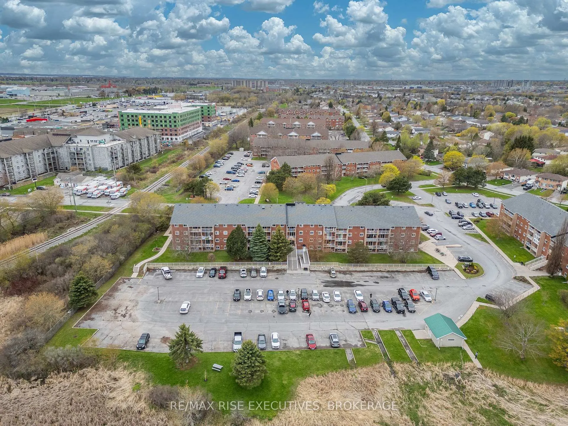 Photo 40 of Unit 214, 566 Armstrong Road, Kingston, East Gardiners Rd — HOMEH