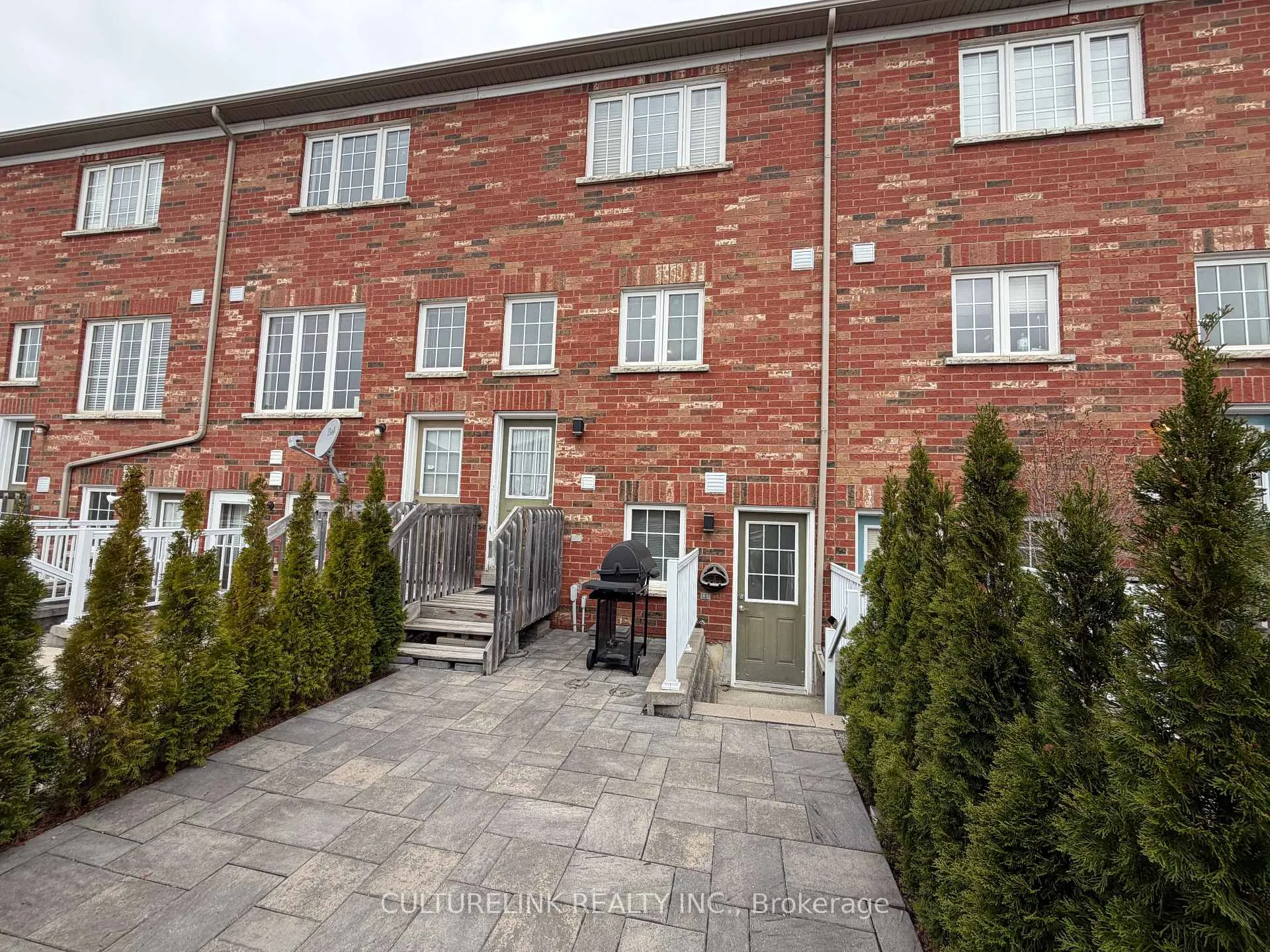 Photo 2 of 345 Caboto Trail, Markham, Village Green-South Unionville — HOMEH