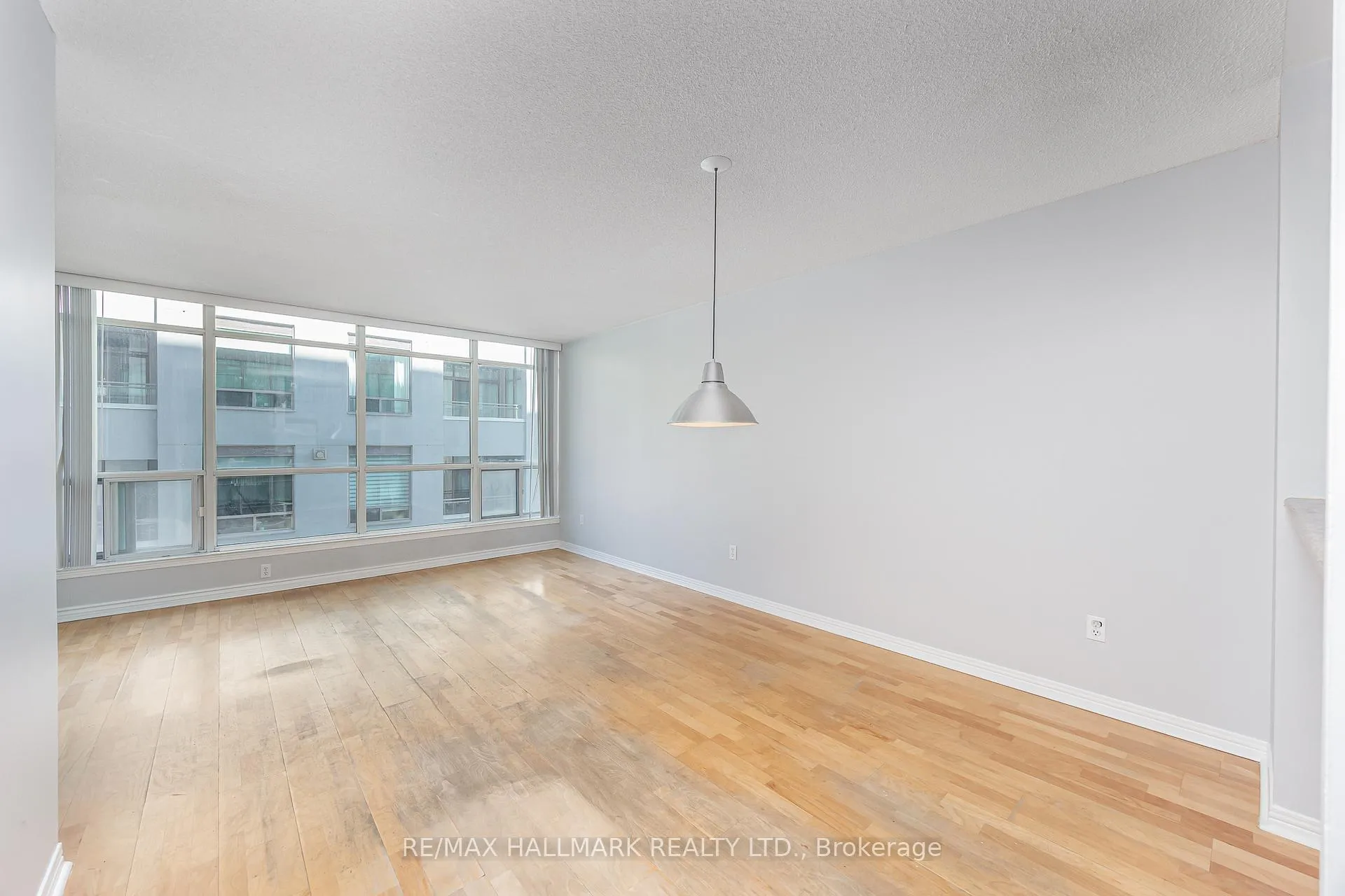 Photo 6 of Unit 506, 942 Yonge Street, Toronto, The Annex — HOMEH