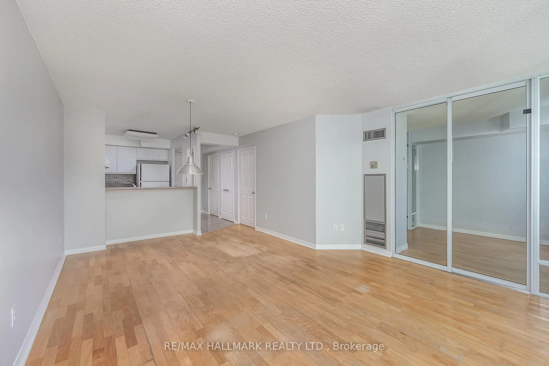 Photo 7 of Unit 506, 942 Yonge Street, Toronto, The Annex — HOMEH