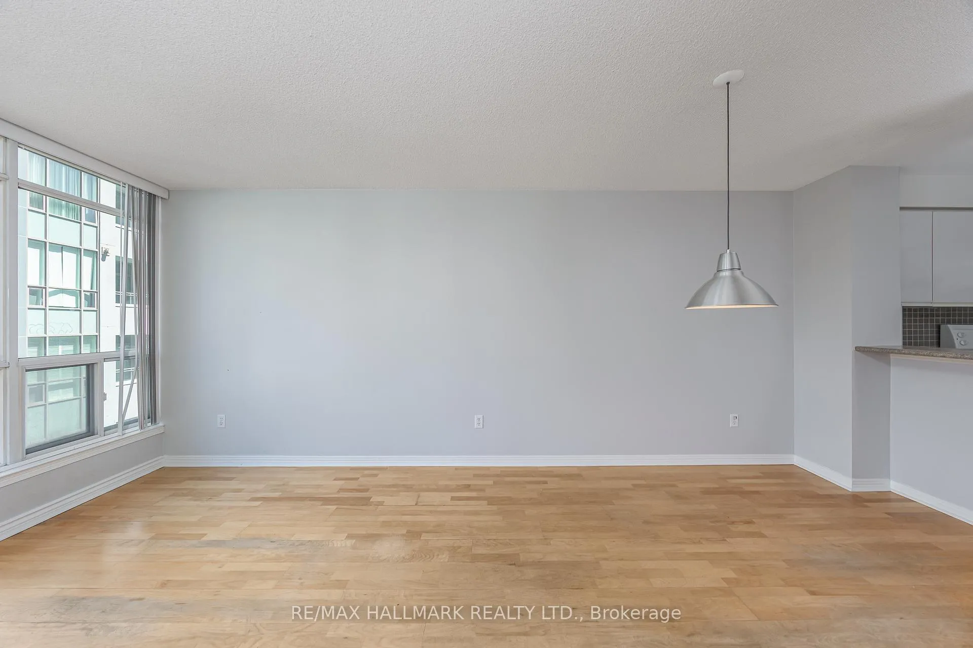 Photo 8 of Unit 506, 942 Yonge Street, Toronto, The Annex — HOMEH