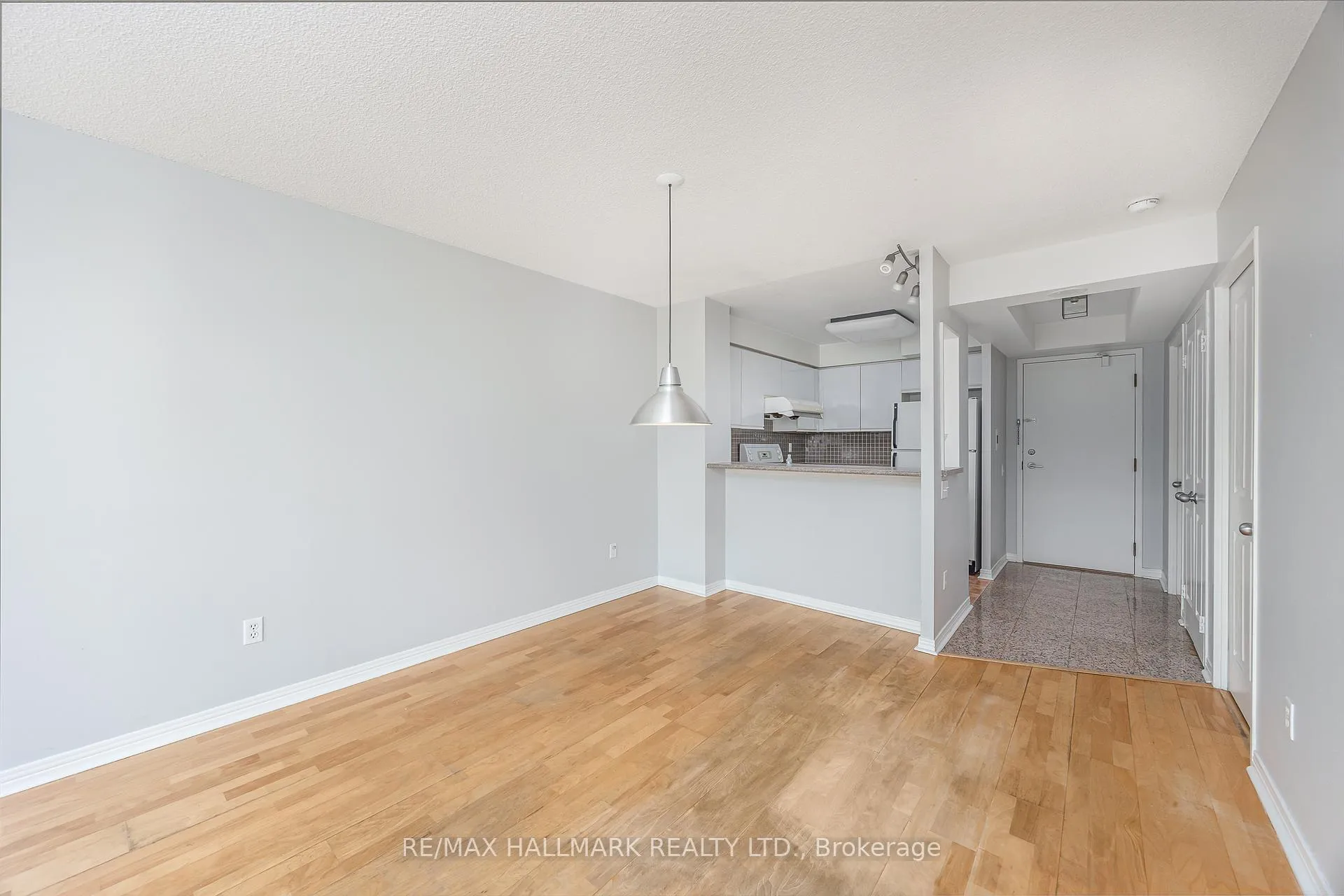 Photo 9 of Unit 506, 942 Yonge Street, Toronto, The Annex — HOMEH