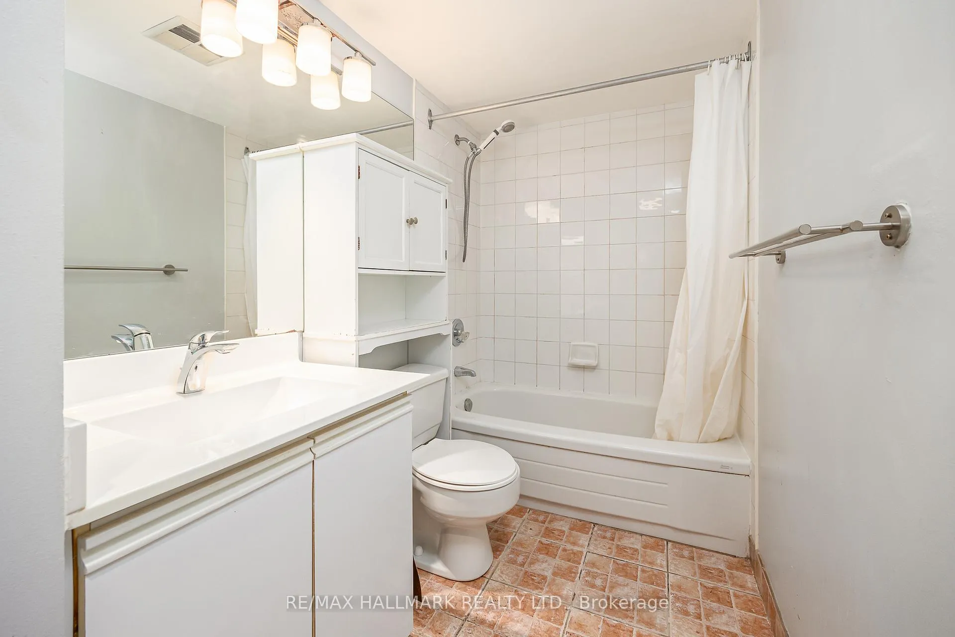 Photo 23 of Unit 506, 942 Yonge Street, Toronto, The Annex — HOMEH