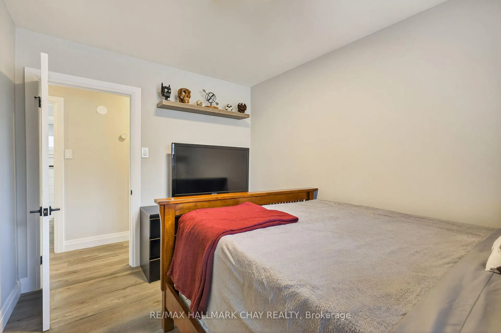 Photo 9 of 64 Marion Crescent, Barrie, Wellington — HOMEH