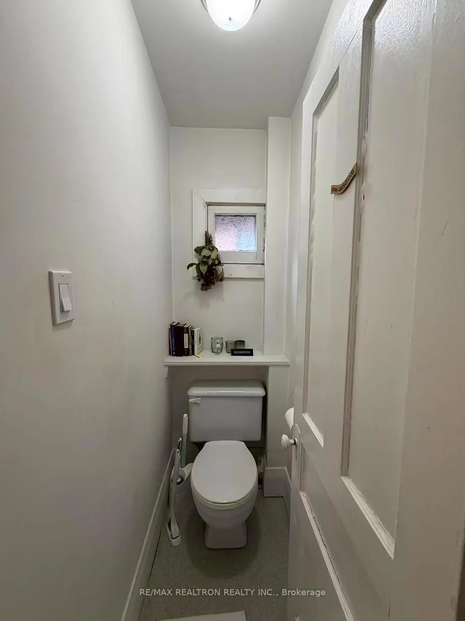 Photo 3 of Unit 4, 108 Admiral Road, Toronto, The Annex — HOMEH