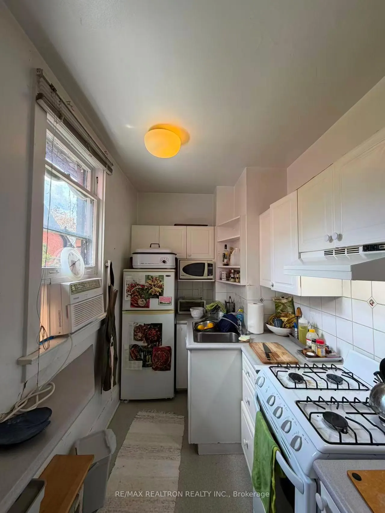 Photo 6 of Unit 4, 108 Admiral Road, Toronto, The Annex — HOMEH