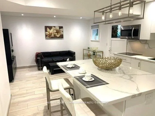 Photo 6 of 7 Van Dusen Boulevard, Etobicoke, Stonegate-Queensway — HOMEH