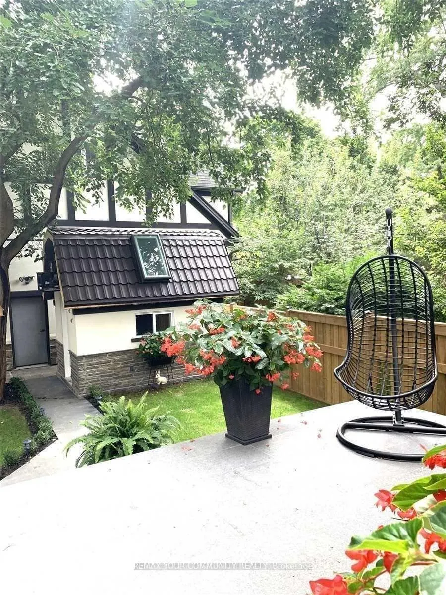 Photo 17 of 7 Van Dusen Boulevard, Etobicoke, Stonegate-Queensway — HOMEH