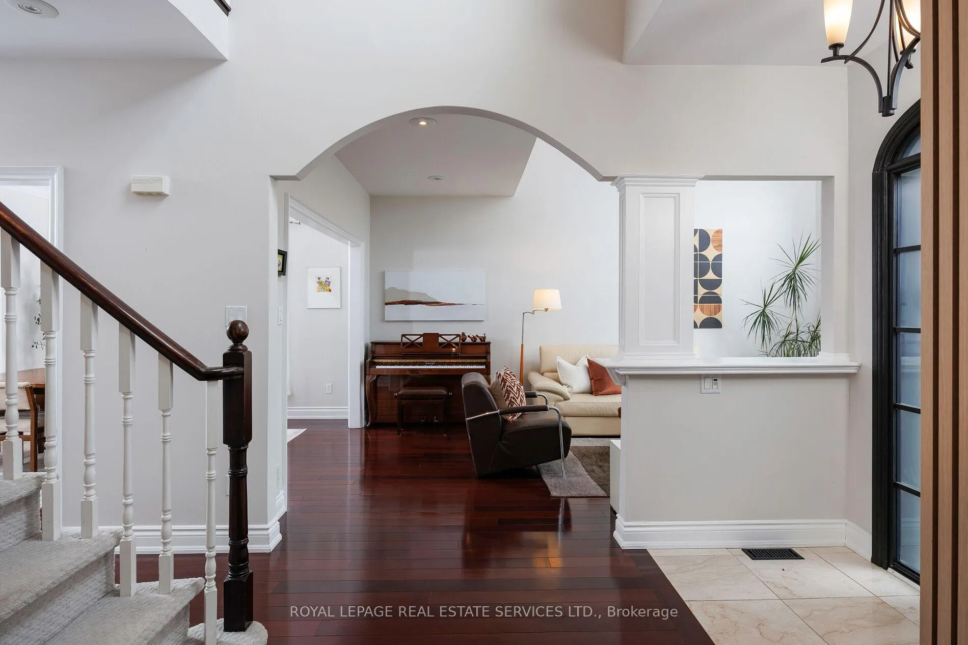 Photo 7 of 1061 Summit Ridge Drive, Oakville, West Oak Trails — HOMEH