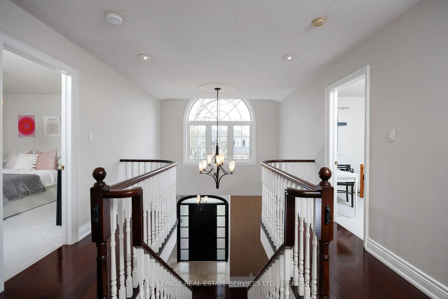 Photo 19 of 1061 Summit Ridge Drive, Oakville, West Oak Trails — HOMEH