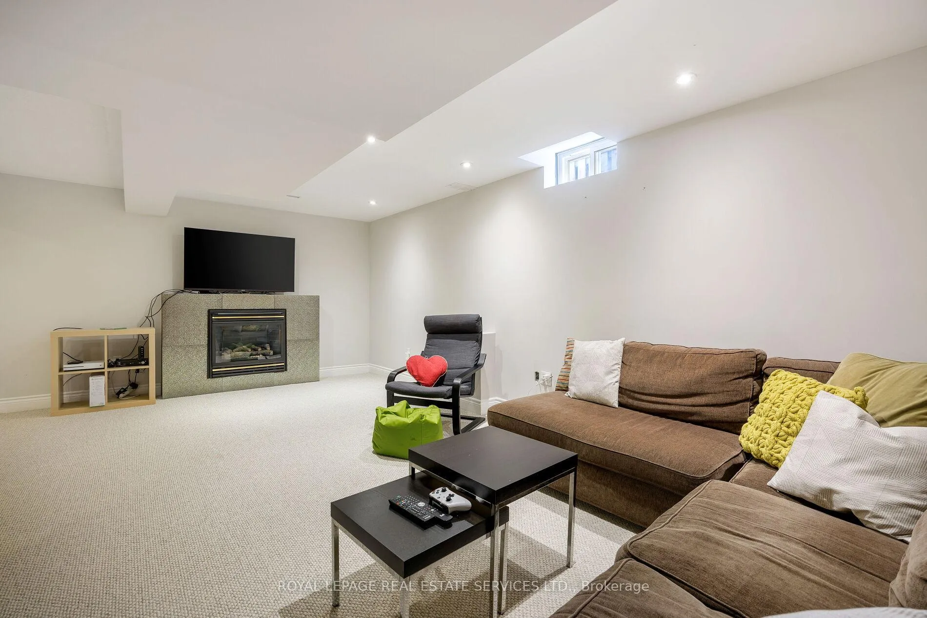 Photo 32 of 1061 Summit Ridge Drive, Oakville, West Oak Trails — HOMEH