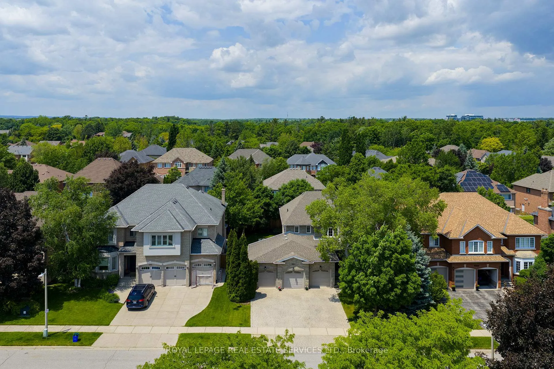 Photo 44 of 1061 Summit Ridge Drive, Oakville, West Oak Trails — HOMEH