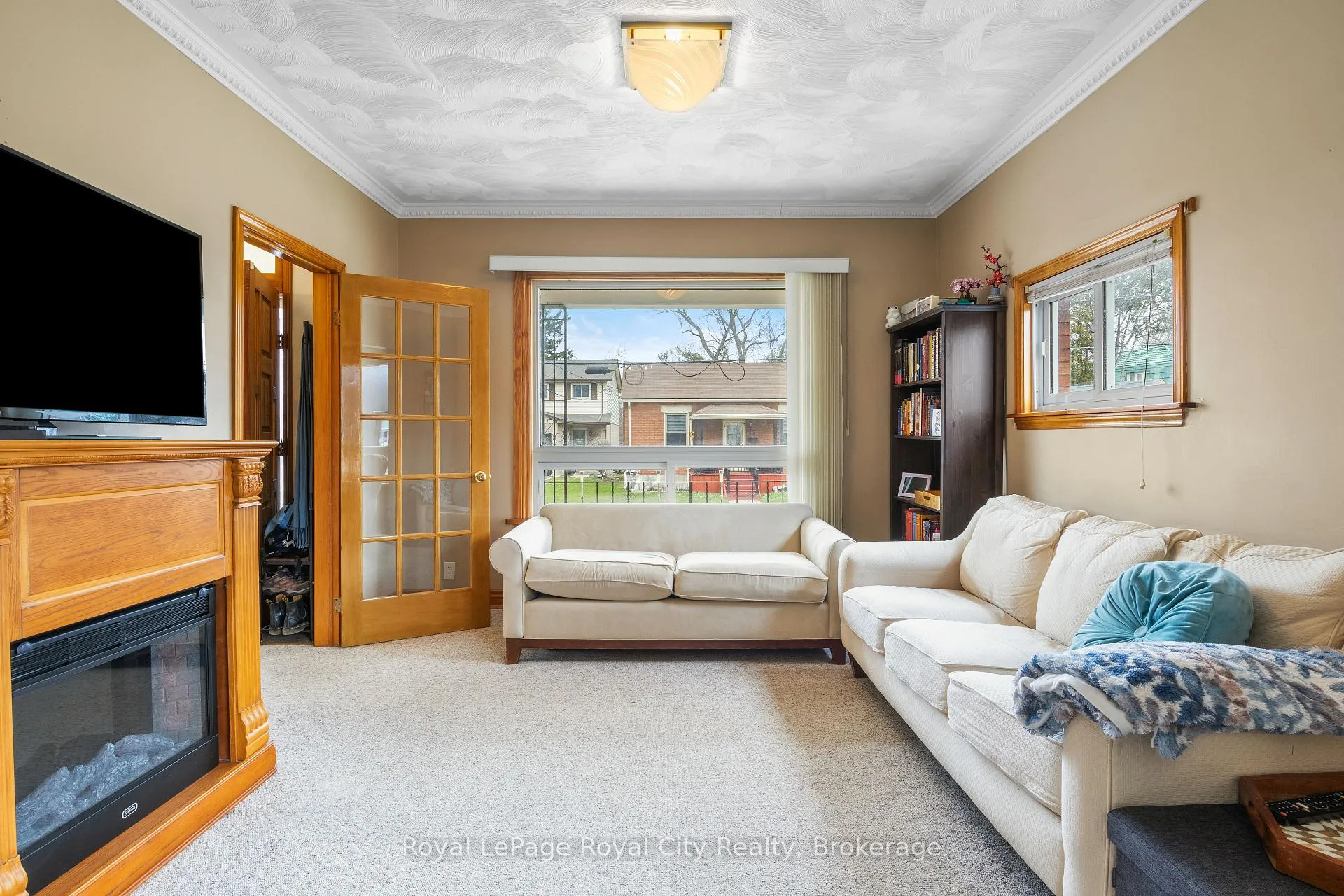 Photo 3 of 20 Crimea Street, Guelph, Junction/Onward Willow — HOMEH