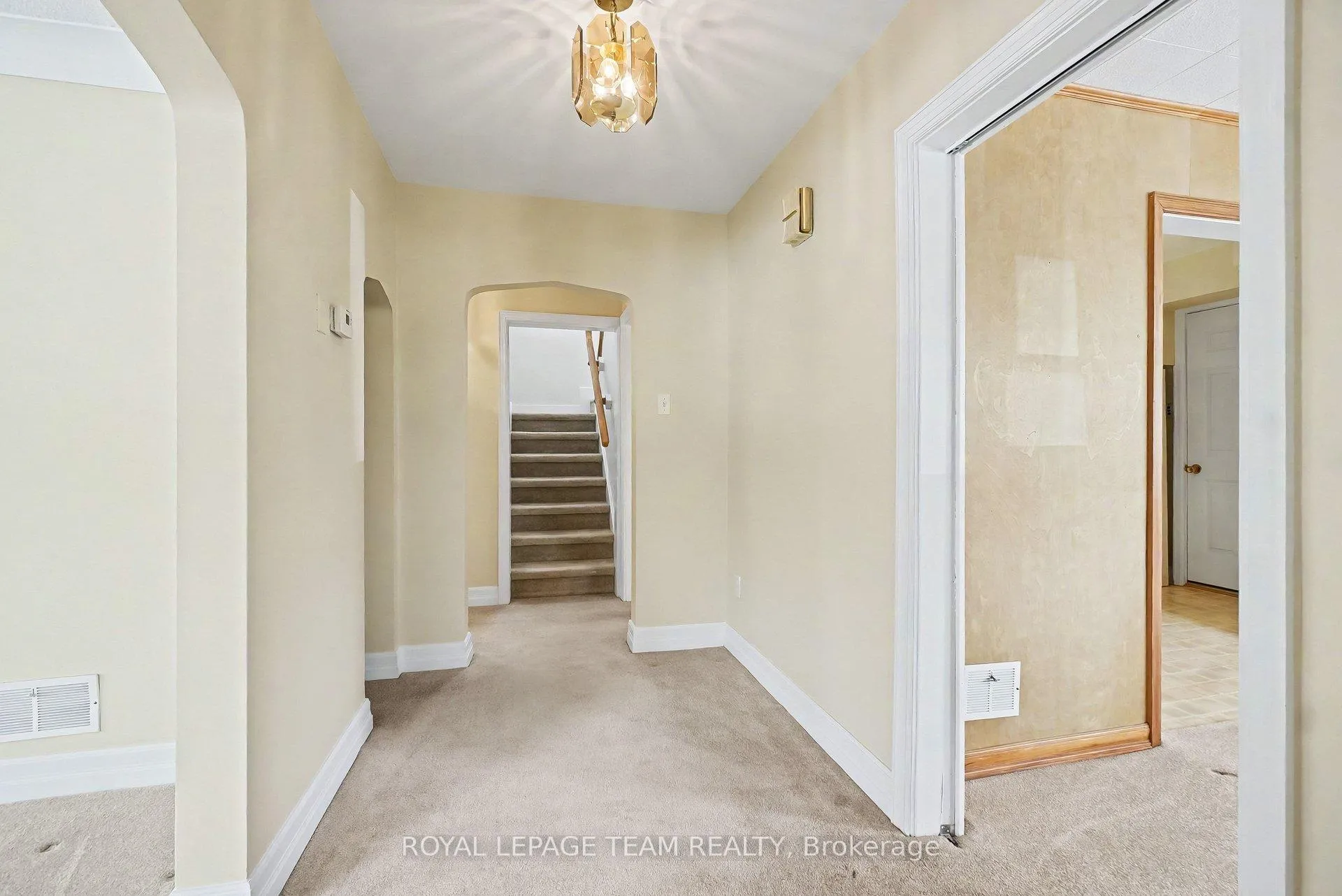 Photo 4 of 72 Fowler Street, Ottawa, Richmond — HOMEH