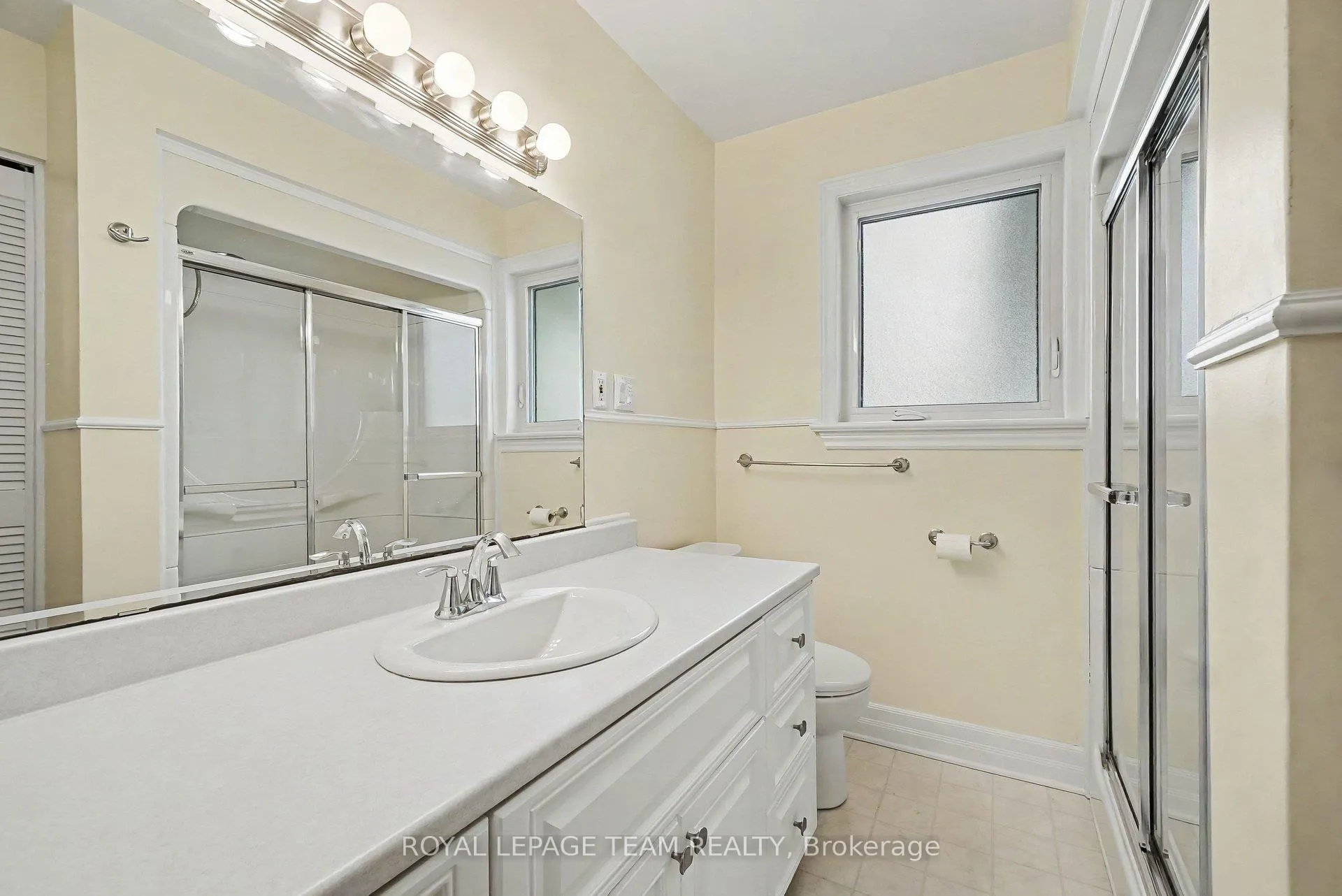 Photo 13 of 72 Fowler Street, Ottawa, Richmond — HOMEH