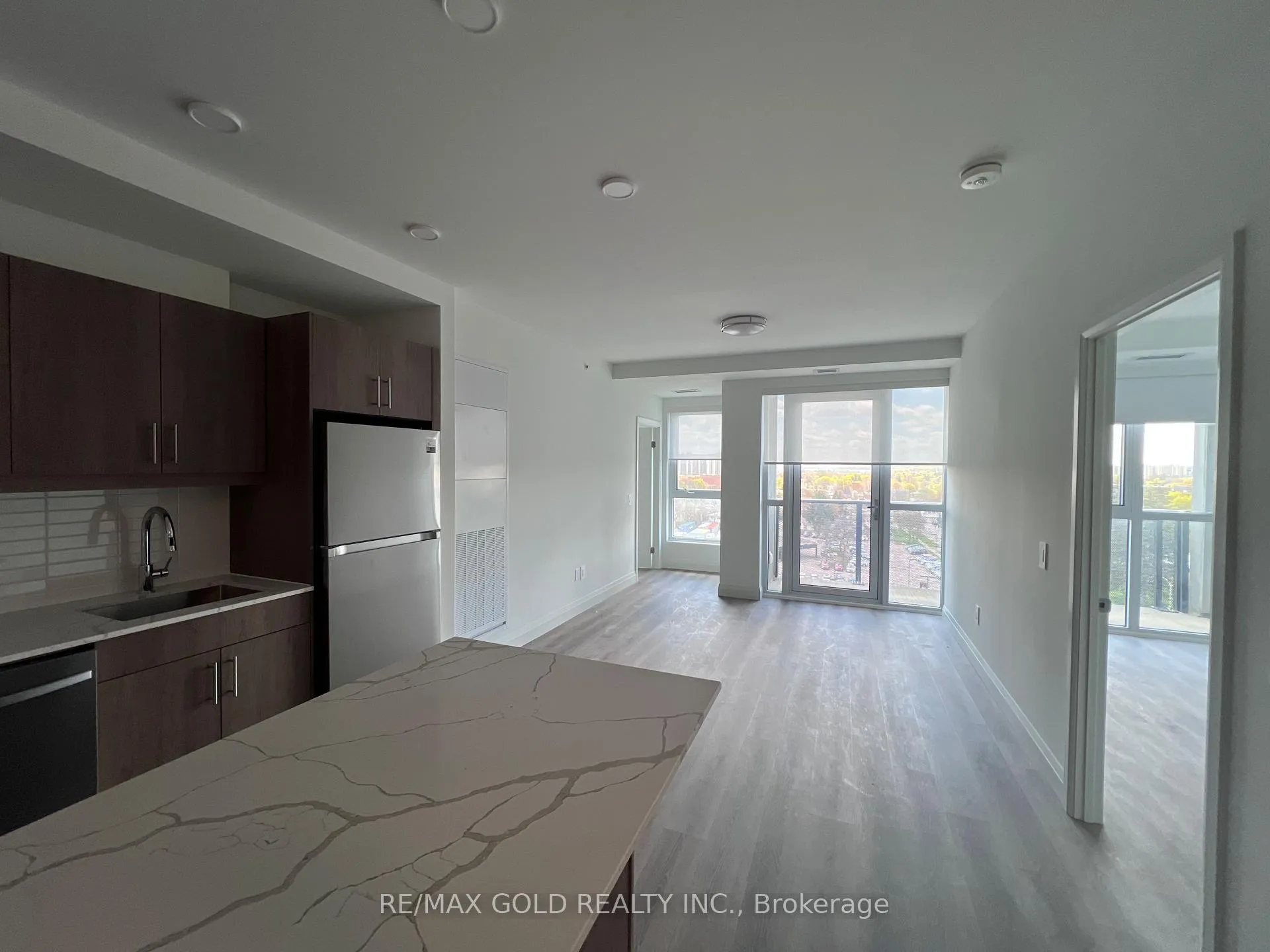 Photo 4 of Unit 806, 1333 Weber Street E, Kitchener — HOMEH