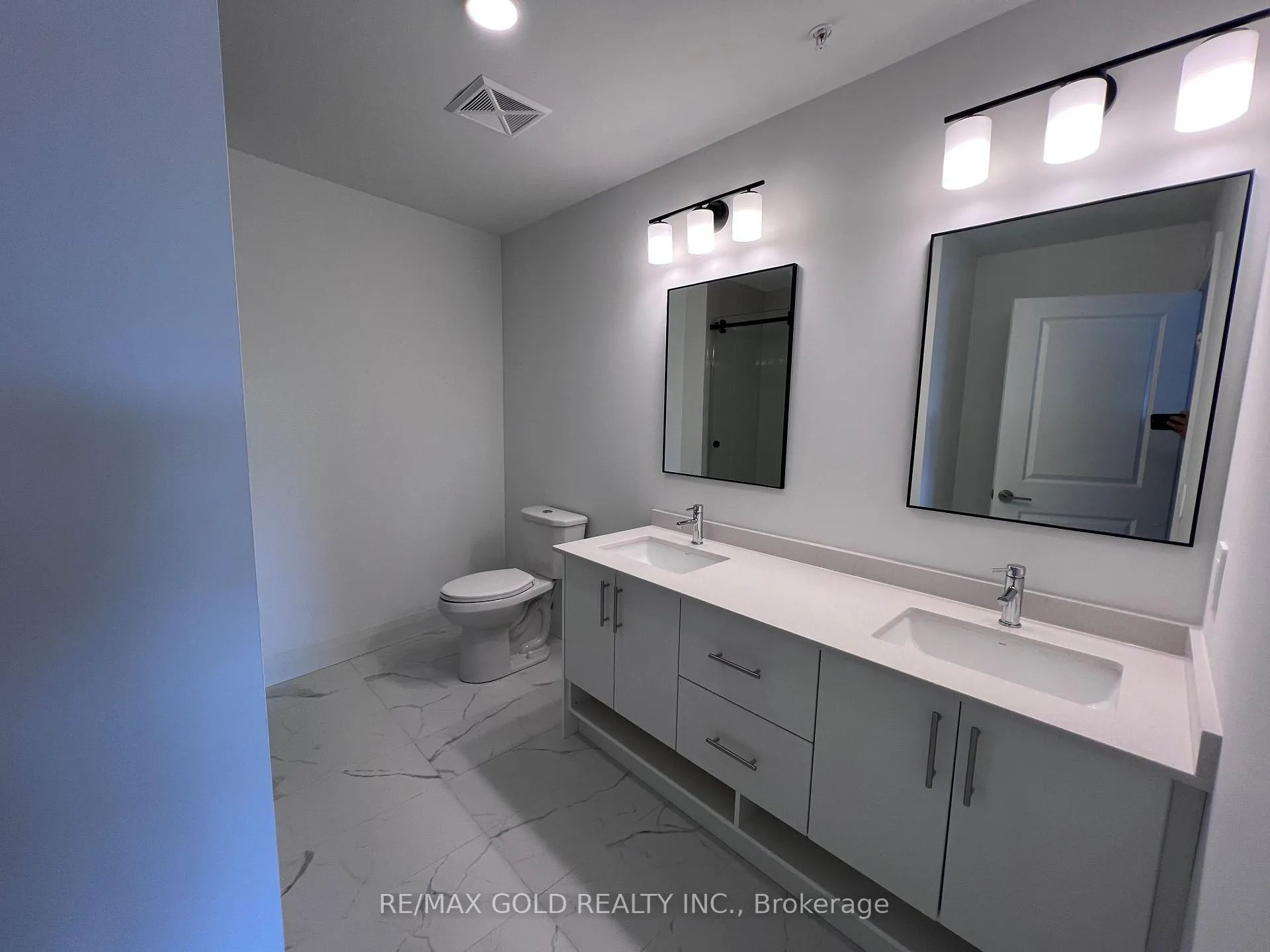 Photo 10 of Unit 806, 1333 Weber Street E, Kitchener — HOMEH