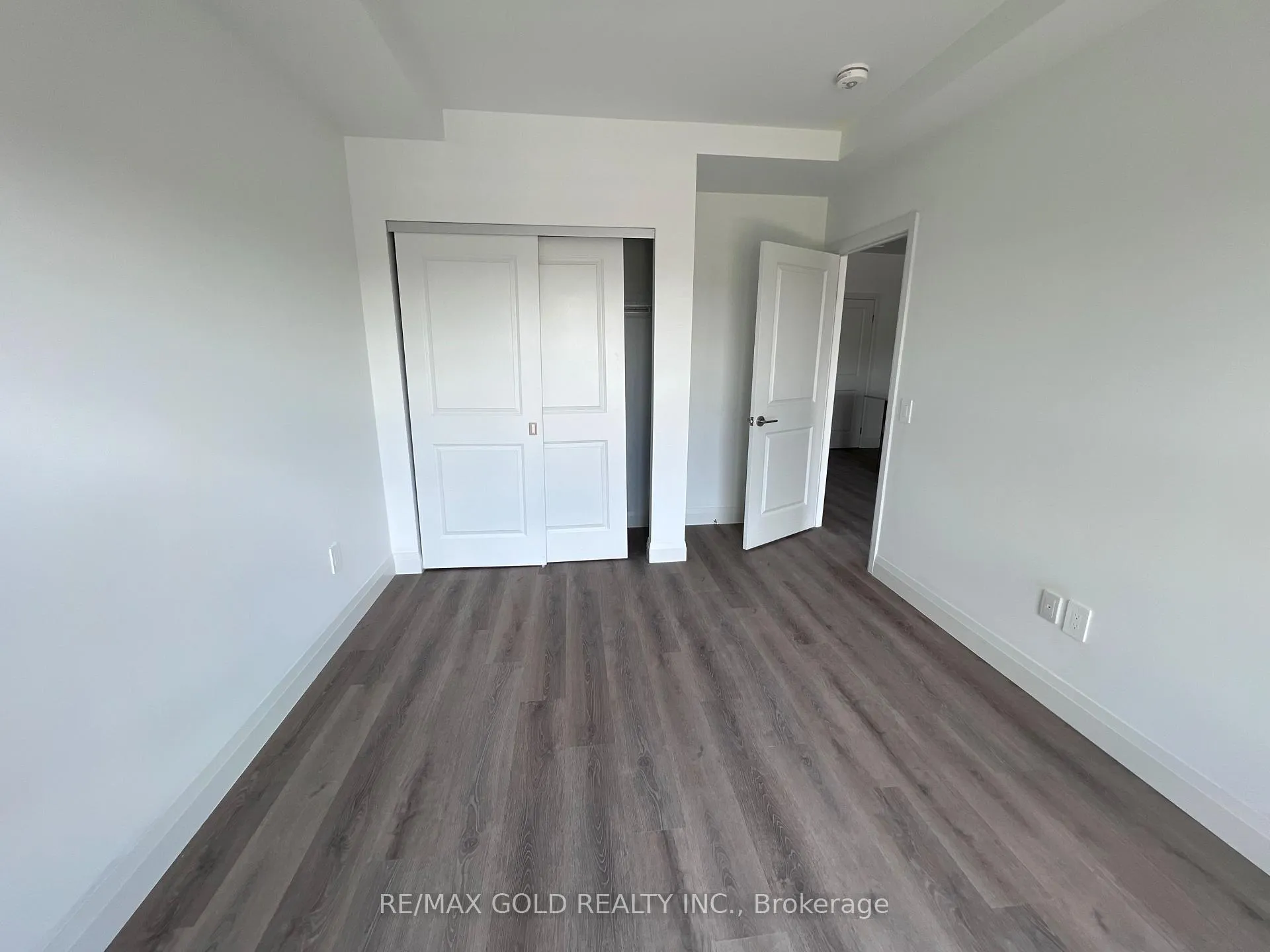 Photo 12 of Unit 806, 1333 Weber Street E, Kitchener — HOMEH