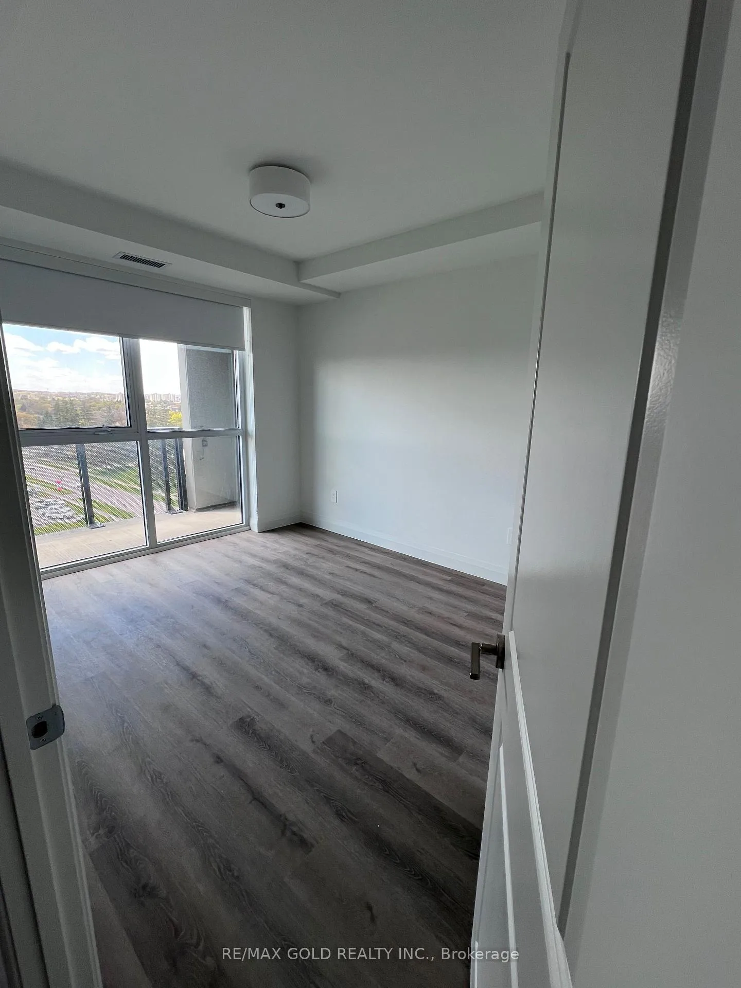 Photo 13 of Unit 806, 1333 Weber Street E, Kitchener — HOMEH