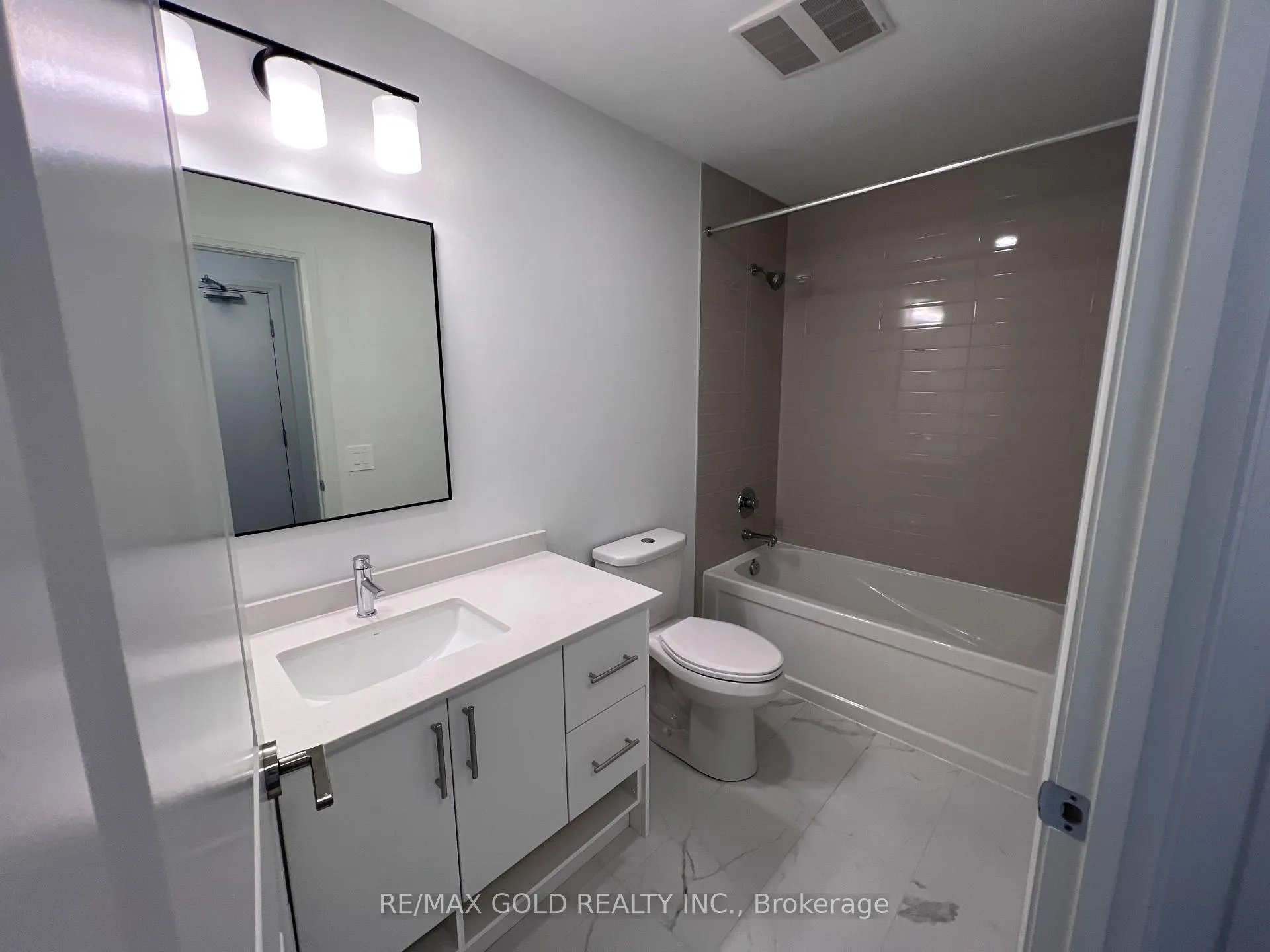 Photo 14 of Unit 806, 1333 Weber Street E, Kitchener — HOMEH