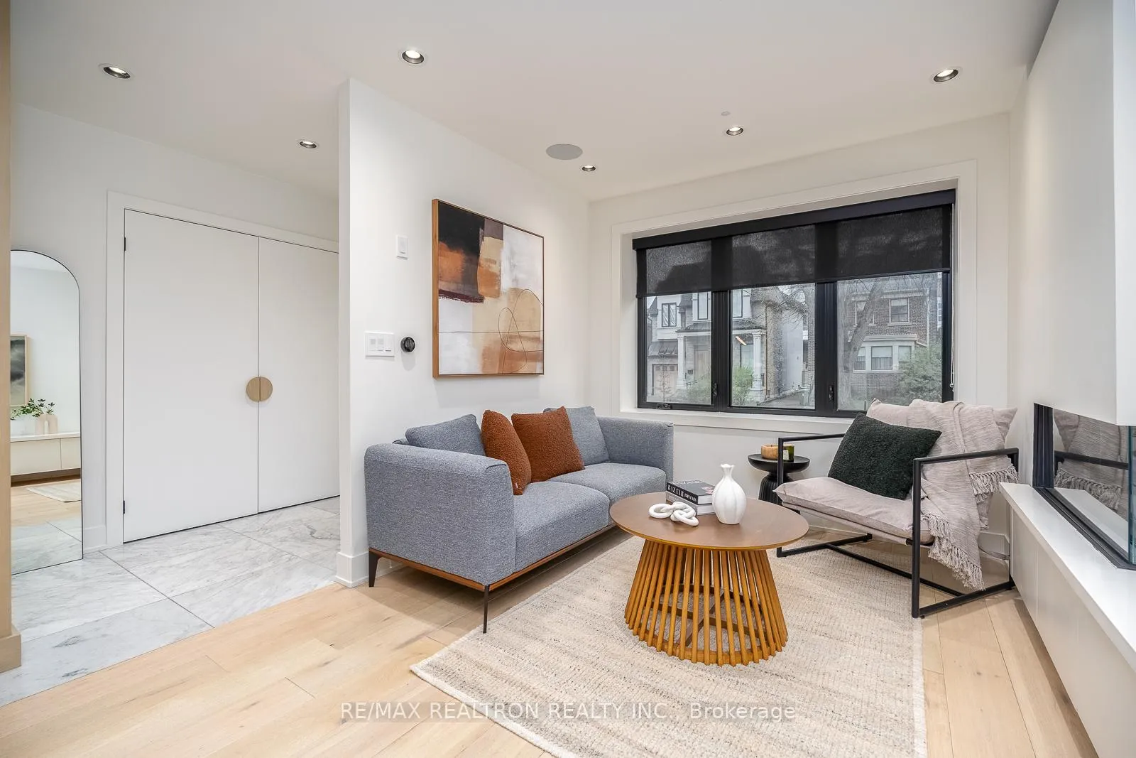 Photo 4 of 16 Peveril Hill N, Toronto, Humewood-Cedarvale — HOMEH