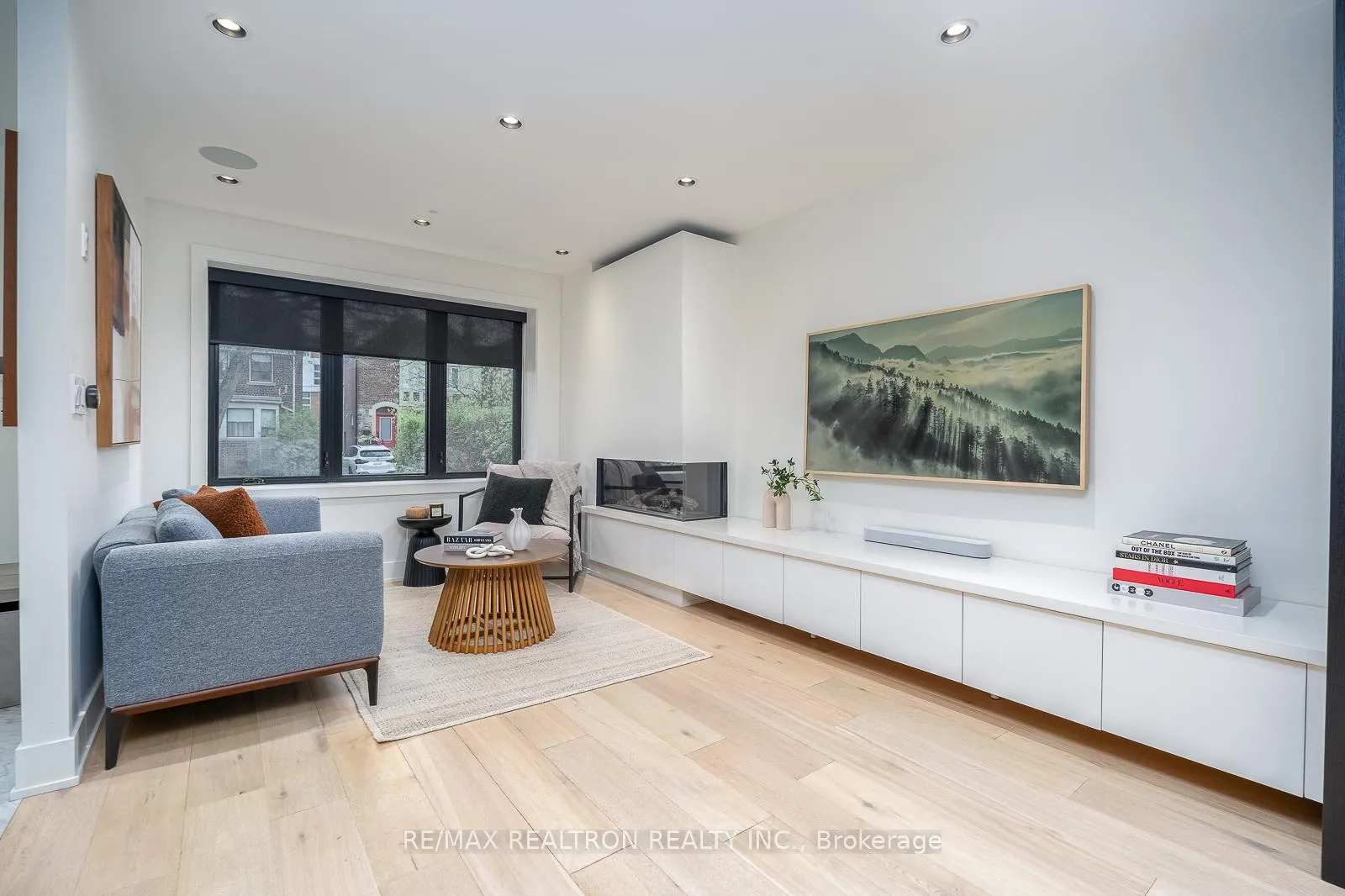 Photo 5 of 16 Peveril Hill N, Toronto, Humewood-Cedarvale — HOMEH