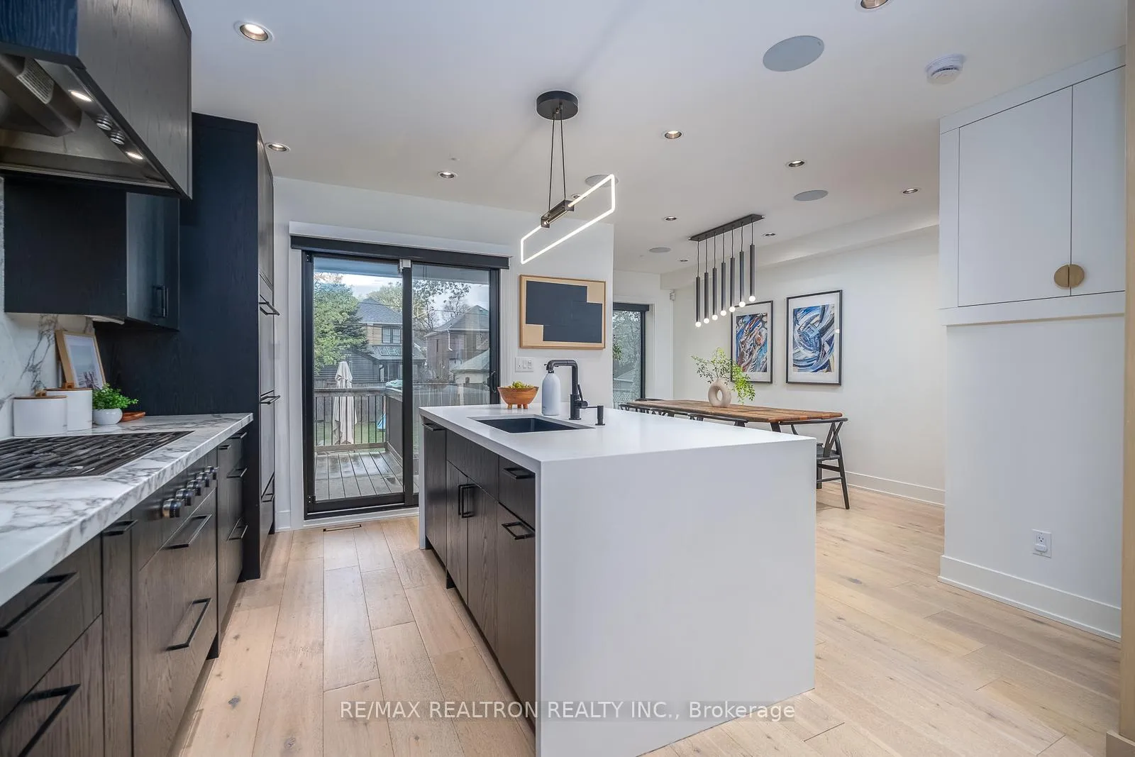 Photo 11 of 16 Peveril Hill N, Toronto, Humewood-Cedarvale — HOMEH