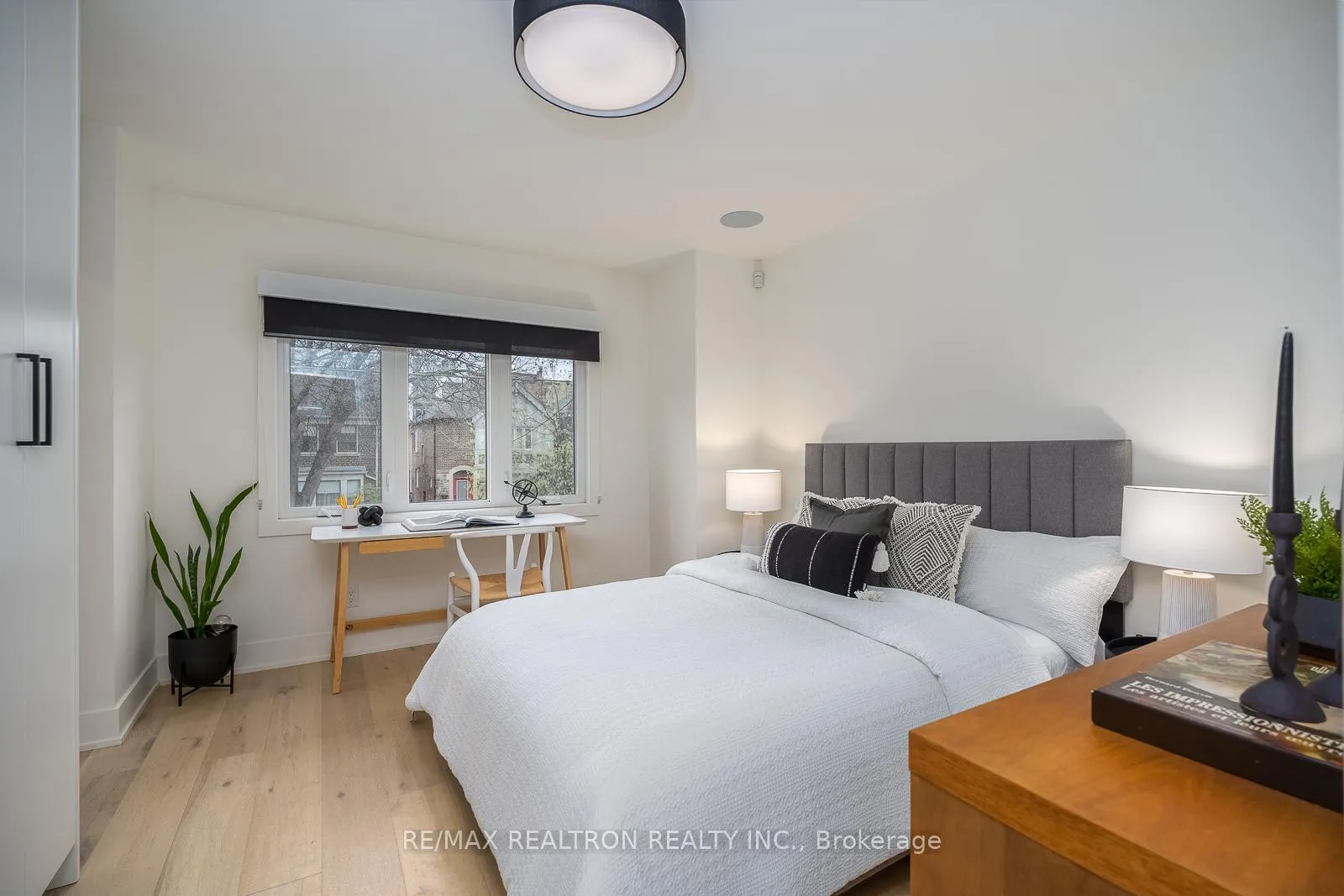 Photo 14 of 16 Peveril Hill N, Toronto, Humewood-Cedarvale — HOMEH