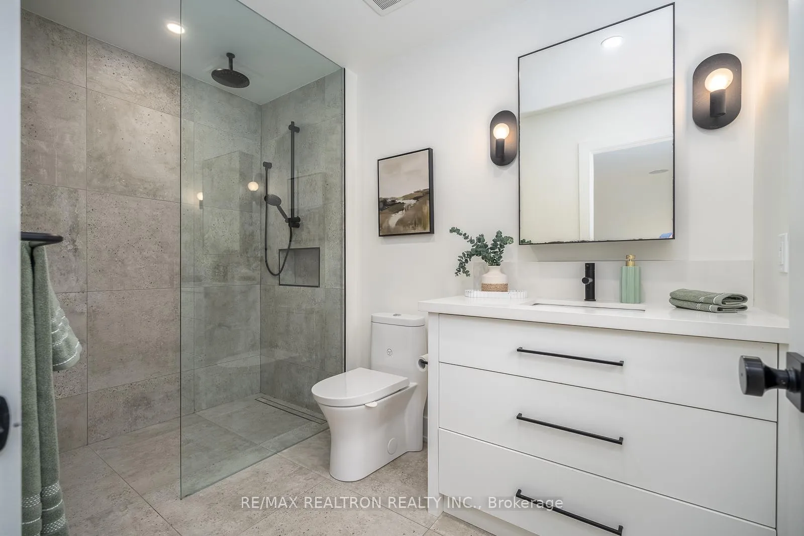 Photo 17 of 16 Peveril Hill N, Toronto, Humewood-Cedarvale — HOMEH