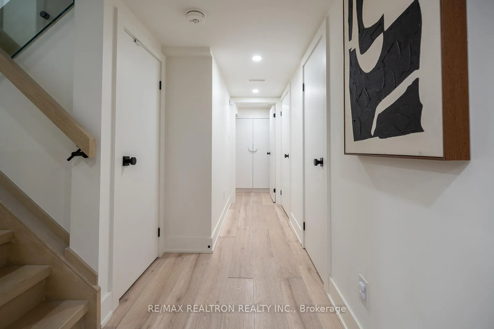 Photo 31 of 16 Peveril Hill N, Toronto, Humewood-Cedarvale — HOMEH