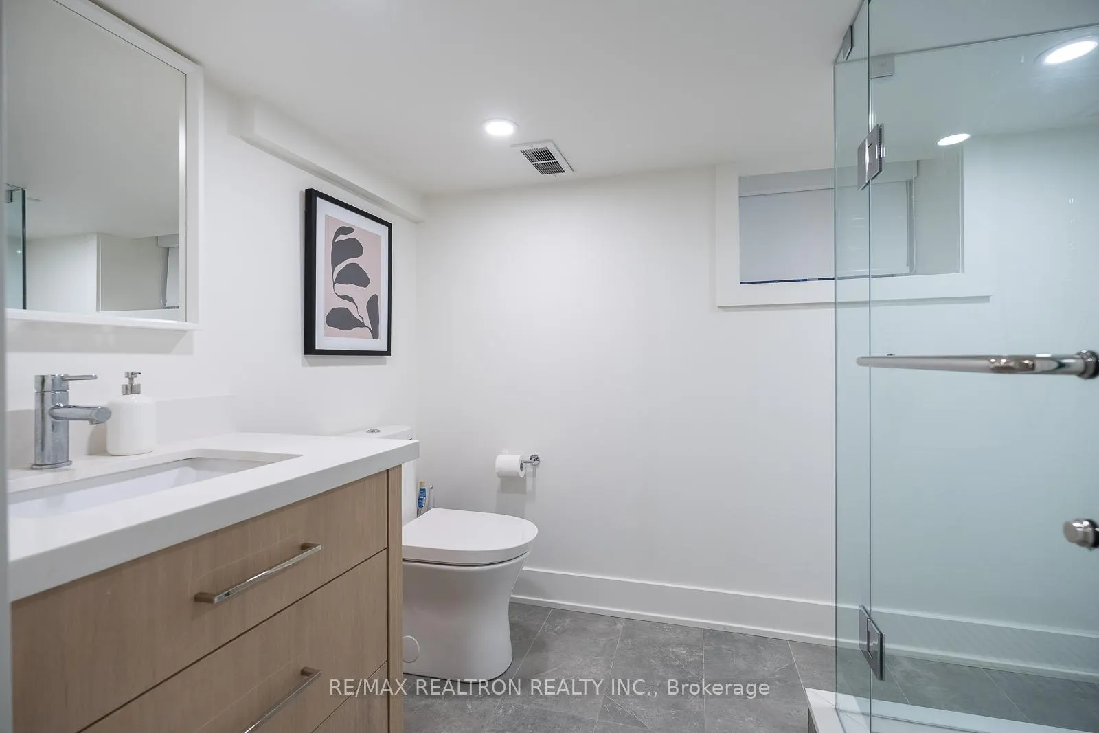 Photo 32 of 16 Peveril Hill N, Toronto, Humewood-Cedarvale — HOMEH