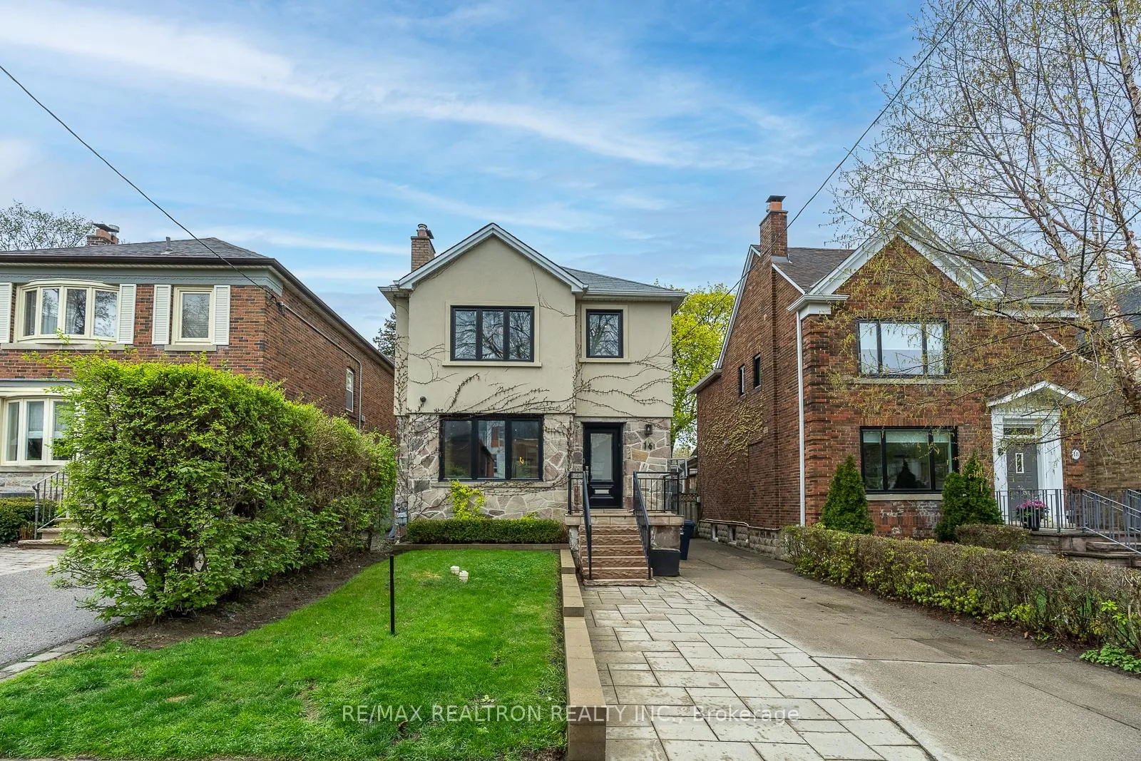 Photo 37 of 16 Peveril Hill N, Toronto, Humewood-Cedarvale — HOMEH
