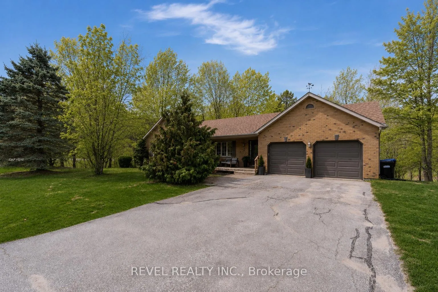 Front of 32 Hickory Lane