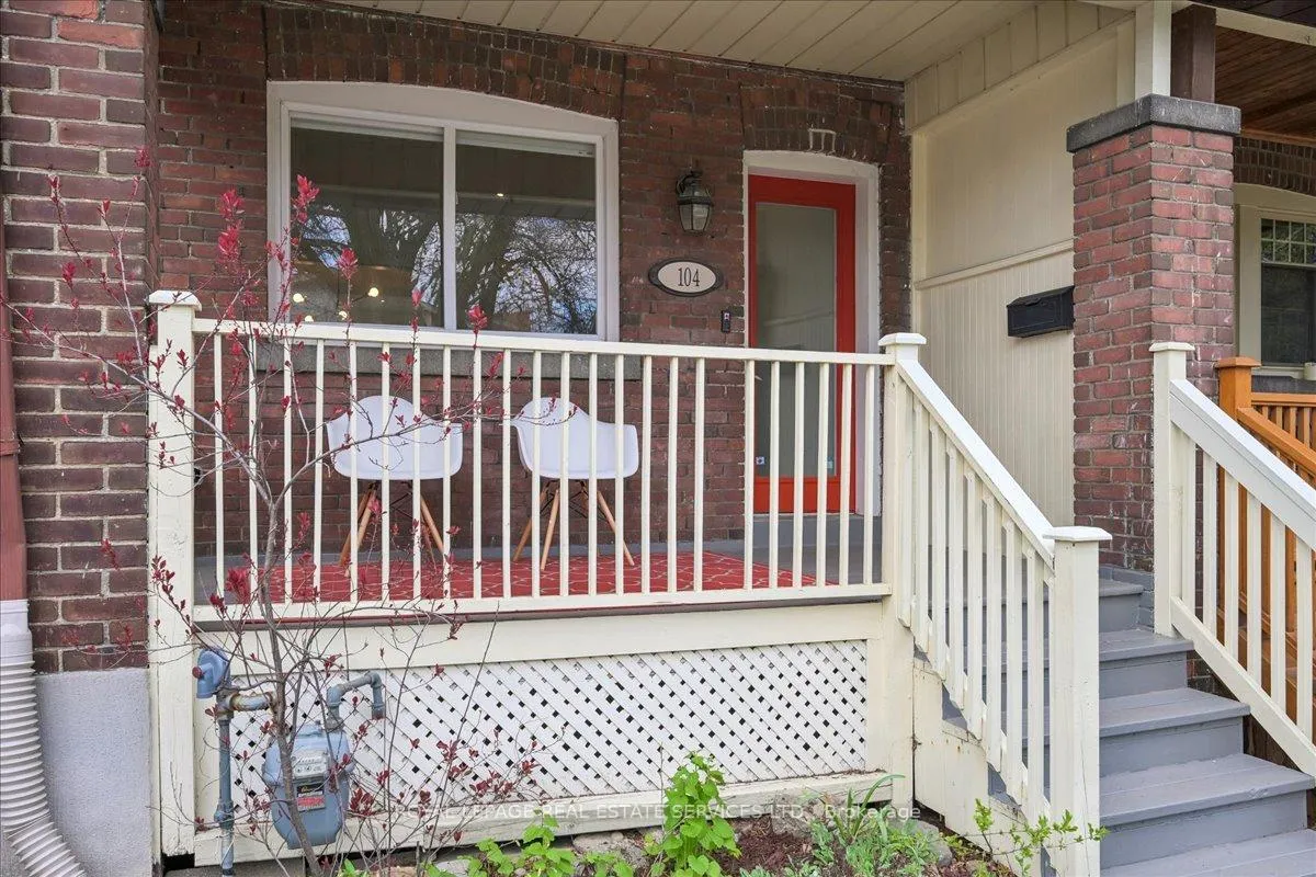 Photo 5 of 104 Oakcrest Avenue, Toronto, East End-Danforth — HOMEH