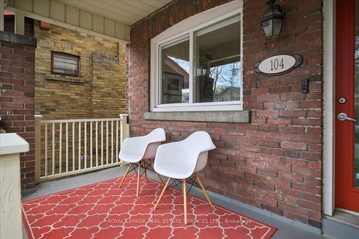 Photo 8 of 104 Oakcrest Avenue, Toronto, East End-Danforth — HOMEH