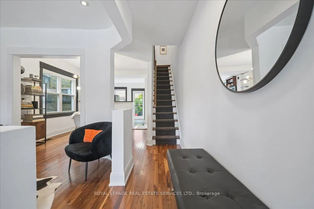 Photo 10 of 104 Oakcrest Avenue, Toronto, East End-Danforth — HOMEH