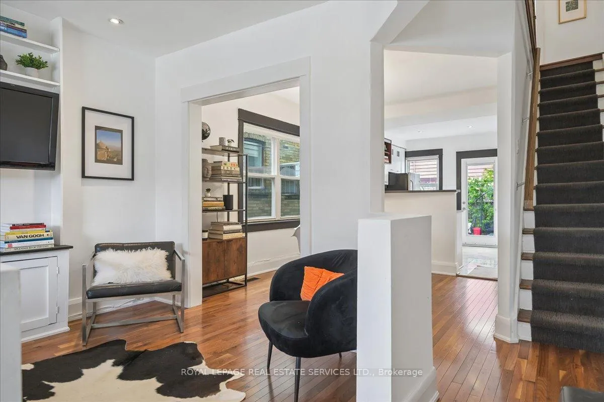 Photo 11 of 104 Oakcrest Avenue, Toronto, East End-Danforth — HOMEH