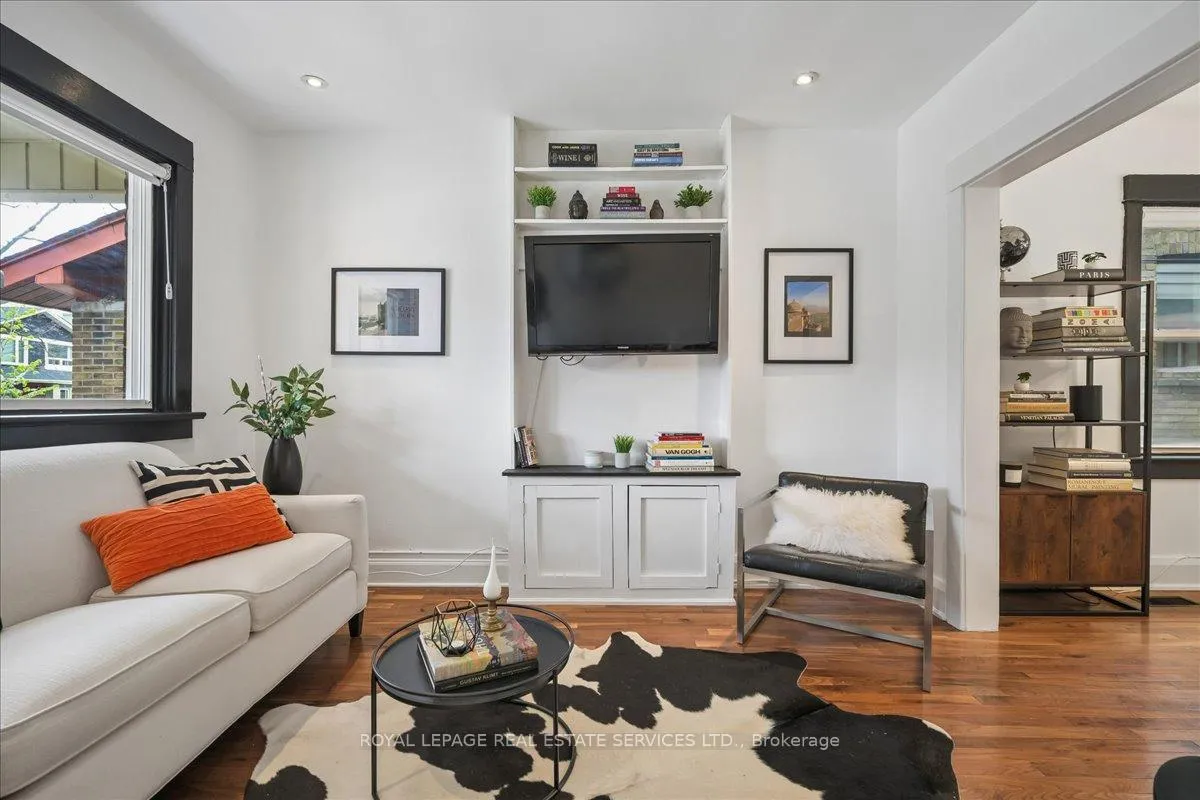 Photo 12 of 104 Oakcrest Avenue, Toronto, East End-Danforth — HOMEH