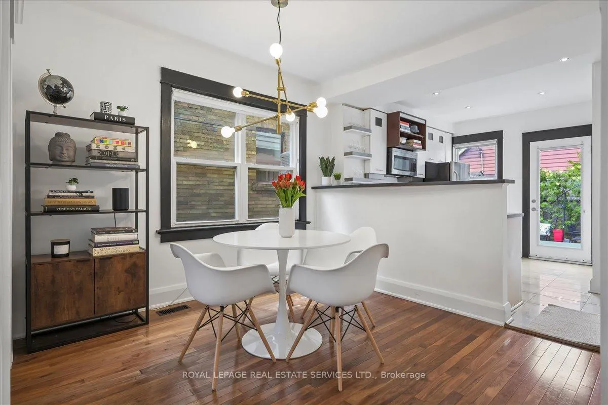 Photo 17 of 104 Oakcrest Avenue, Toronto, East End-Danforth — HOMEH