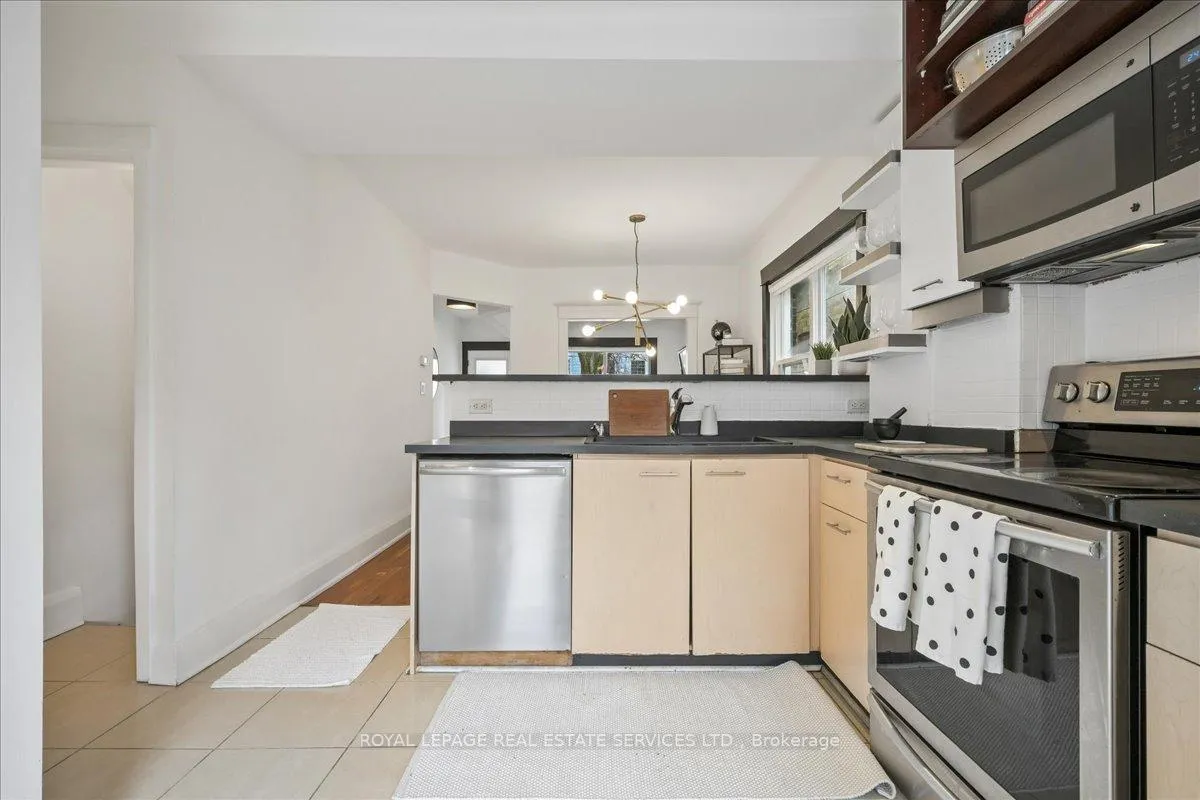 Photo 20 of 104 Oakcrest Avenue, Toronto, East End-Danforth — HOMEH