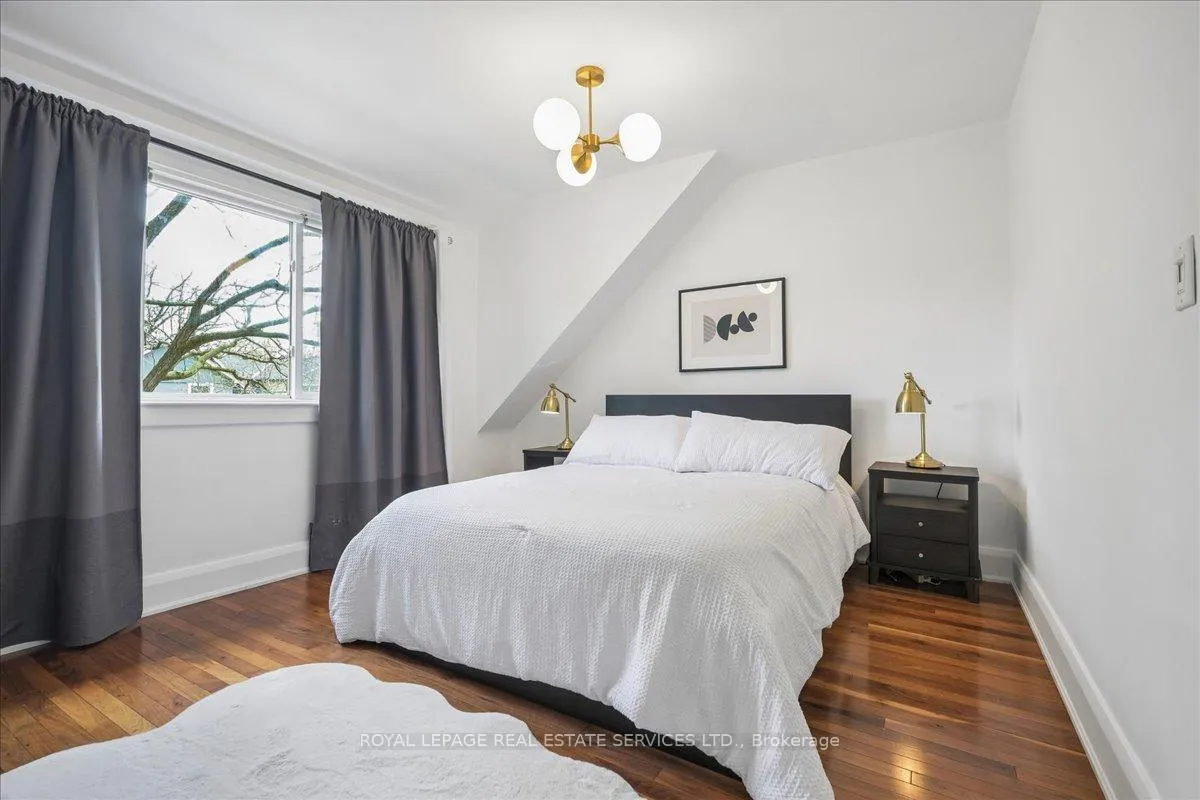 Photo 28 of 104 Oakcrest Avenue, Toronto, East End-Danforth — HOMEH