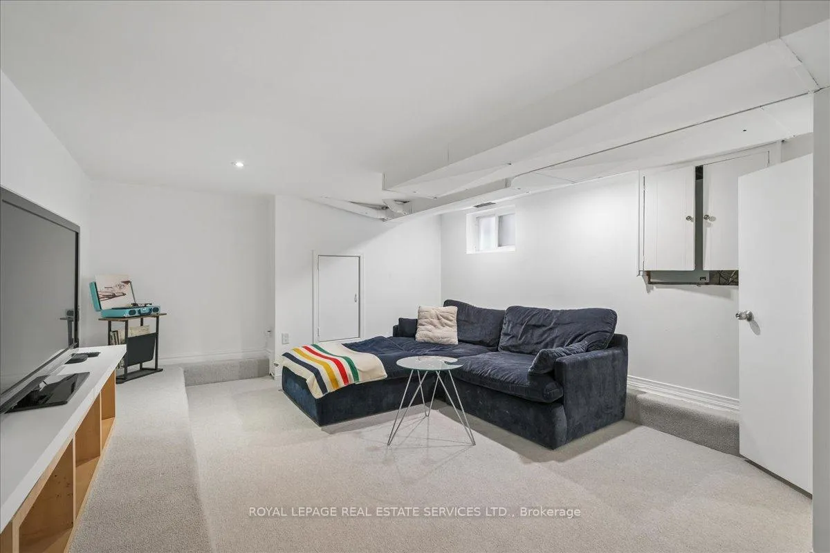 Photo 29 of 104 Oakcrest Avenue, Toronto, East End-Danforth — HOMEH