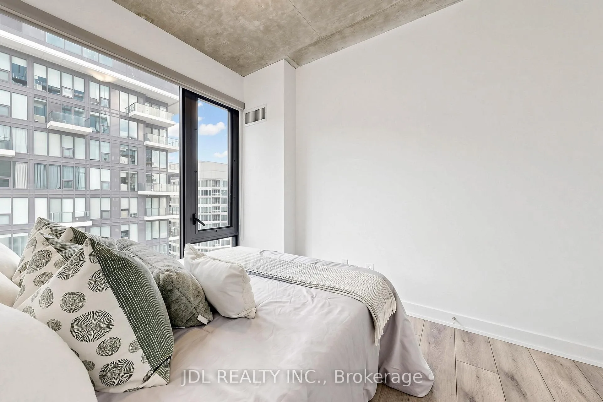 Photo 14 of Unit 2502, 47 Mutual Street, Toronto, Church-Yonge Corridor — HOMEH