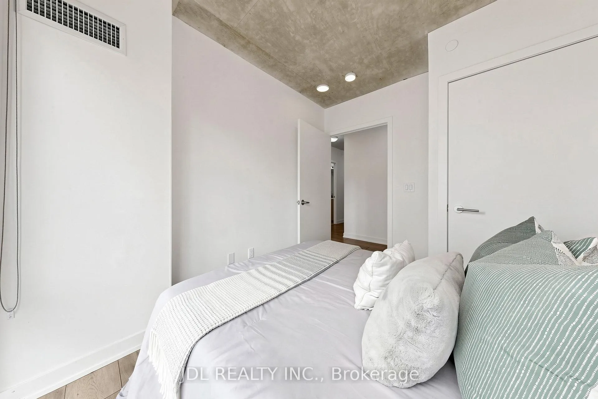 Photo 17 of Unit 2502, 47 Mutual Street, Toronto, Church-Yonge Corridor — HOMEH