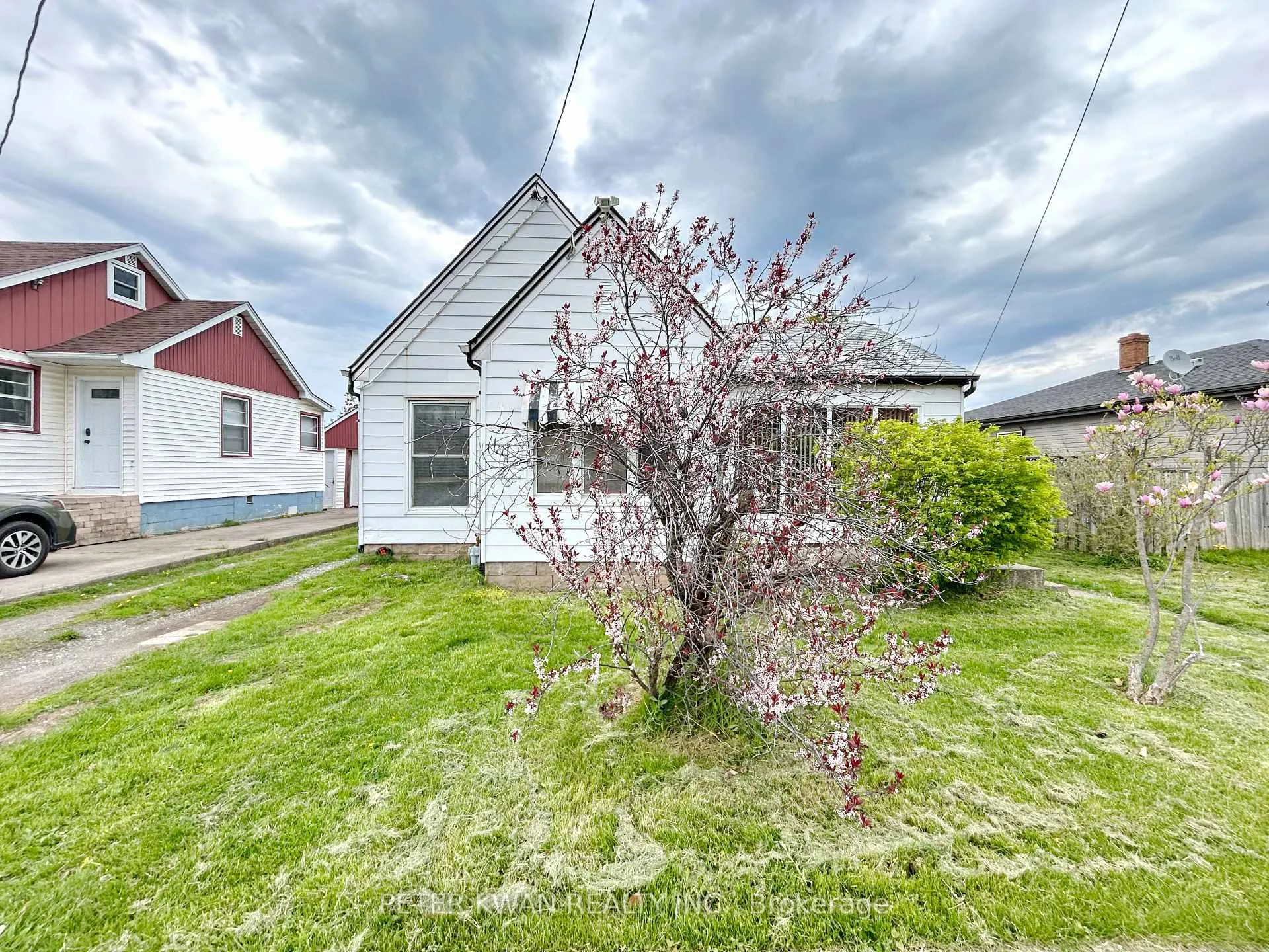 Photo of 4977 John Street