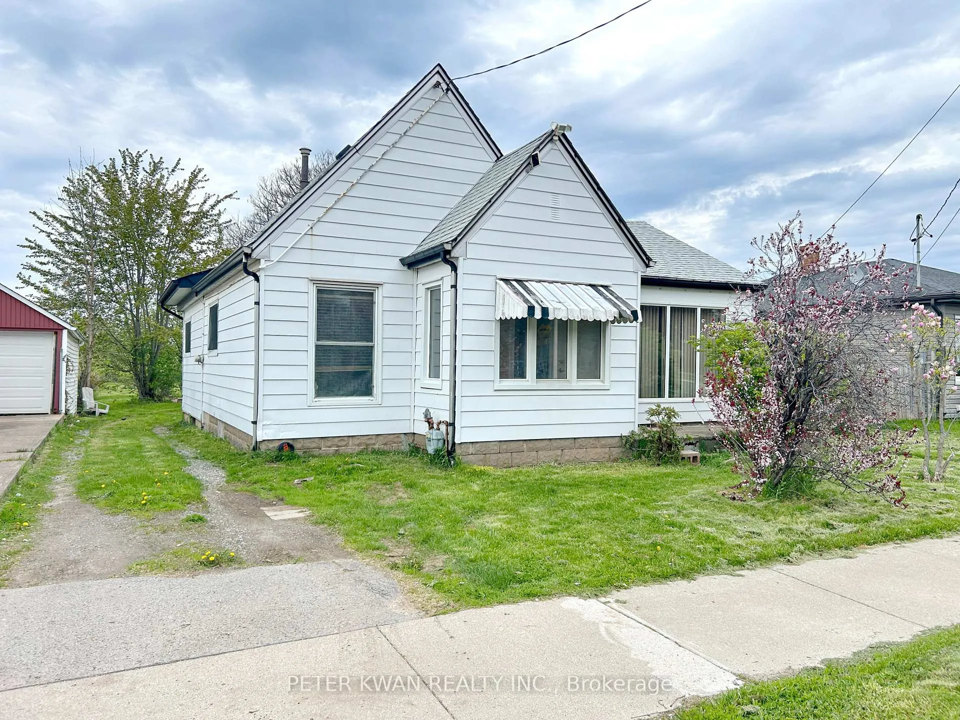 Photo 3 of 4977 John Street, Lincoln, Beamsville — HOMEH