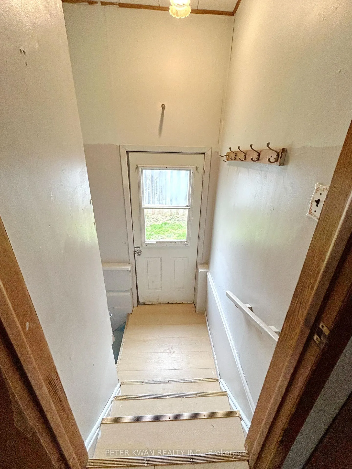 Photo 4 of 4977 John Street, Lincoln, Beamsville — HOMEH